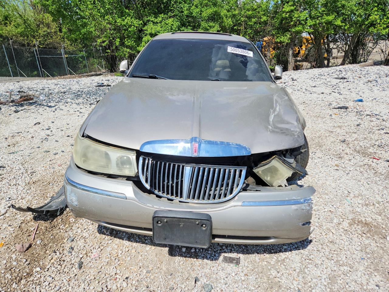 2001 Lincoln Town Car Signature Tan vin: 1LNHM82W21Y733723