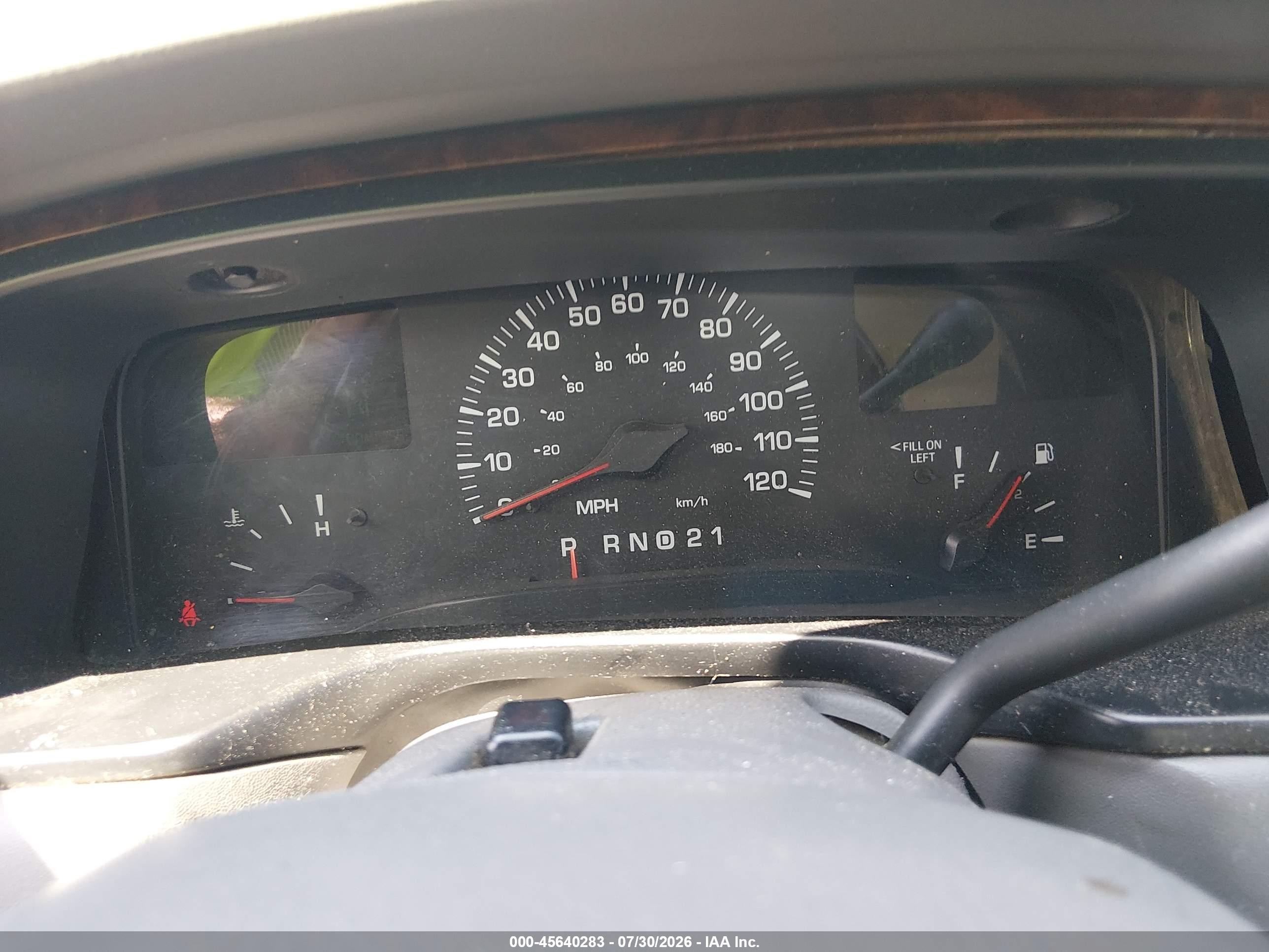 2002 Lincoln Town Car Signature Blue vin: 1LNHM82W22Y618220