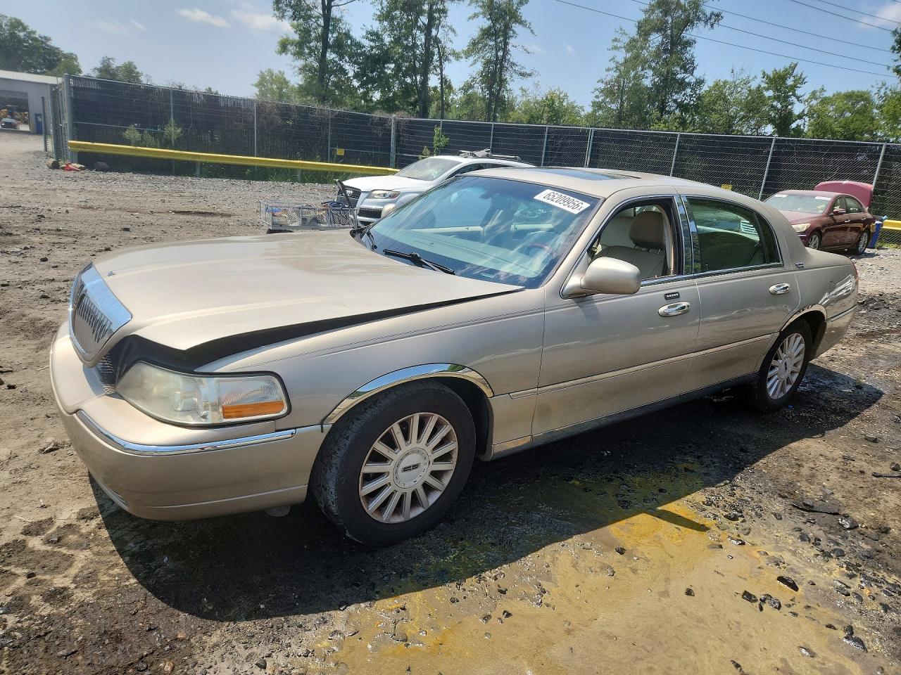 2005 Lincoln Town Car Signature Limited Tan vin: 1LNHM82W25Y670645