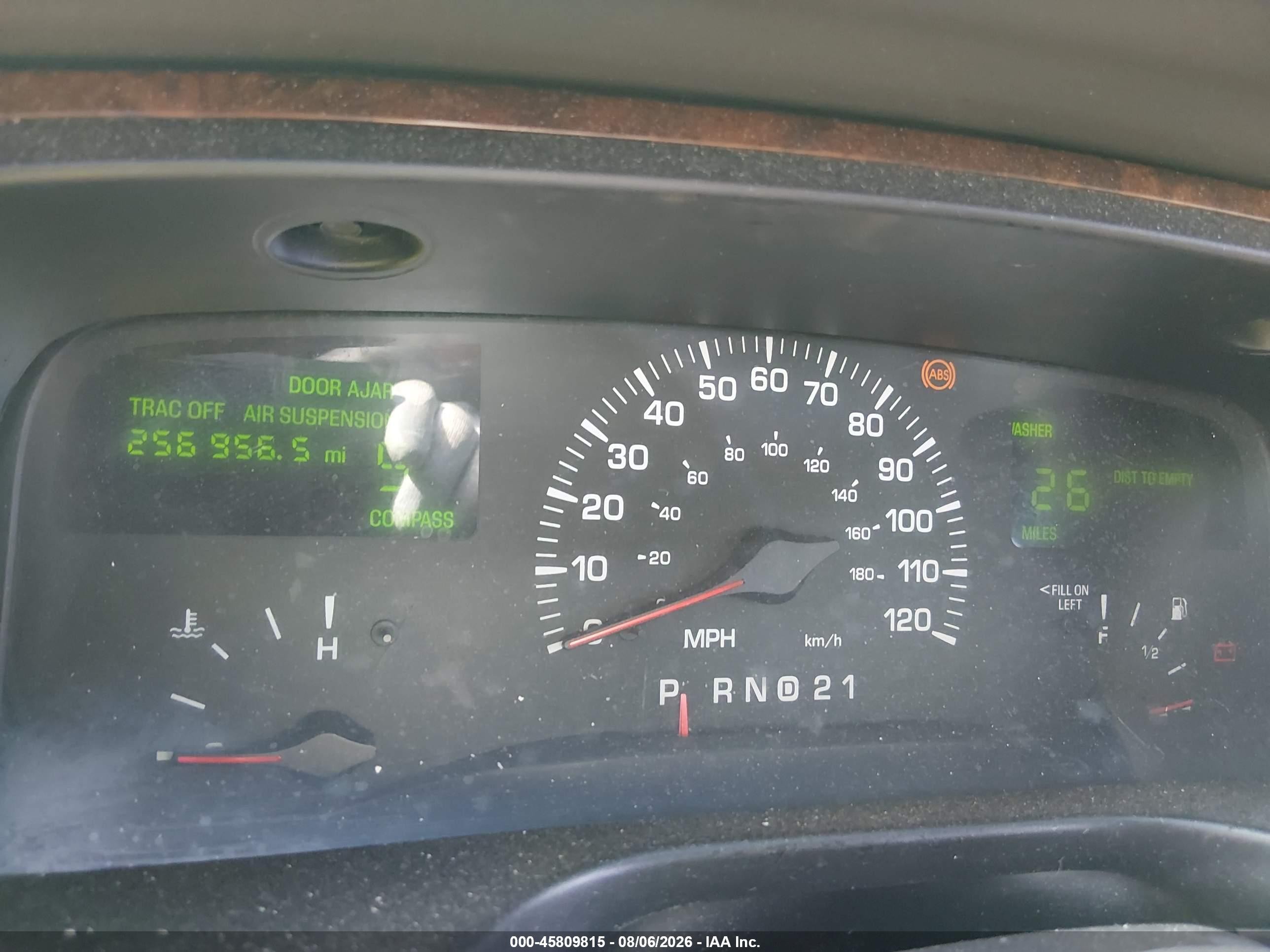2002 Lincoln Town Car Signature Black vin: 1LNHM82W32Y656958