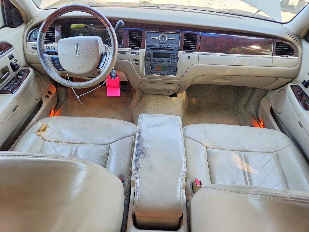 2006 Lincoln Town Car Signature Limited Tan vin: 1LNHM82W36Y620578