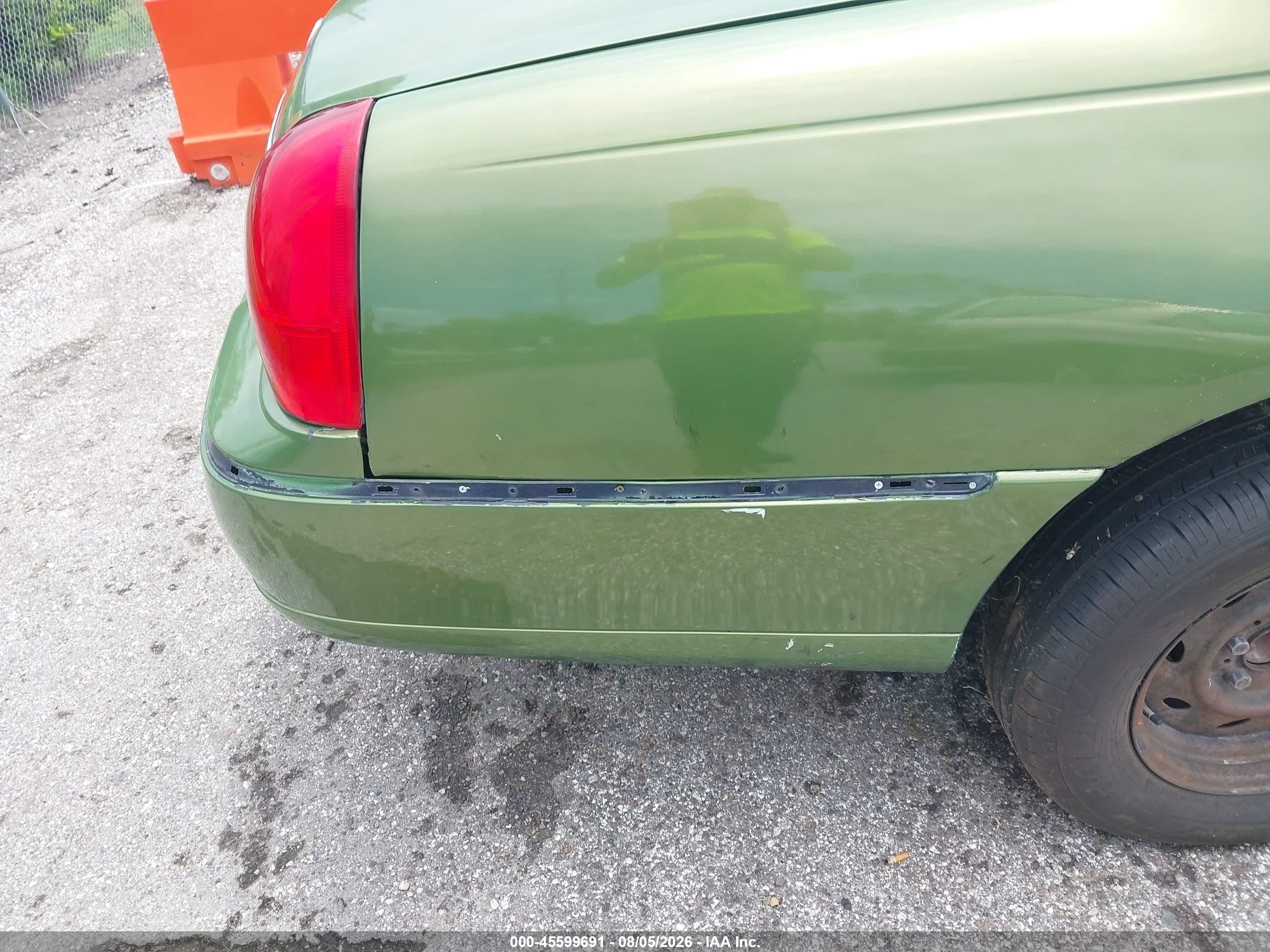 2003 Lincoln Town Car Signature Зеленый vin: 1LNHM82W43Y644240