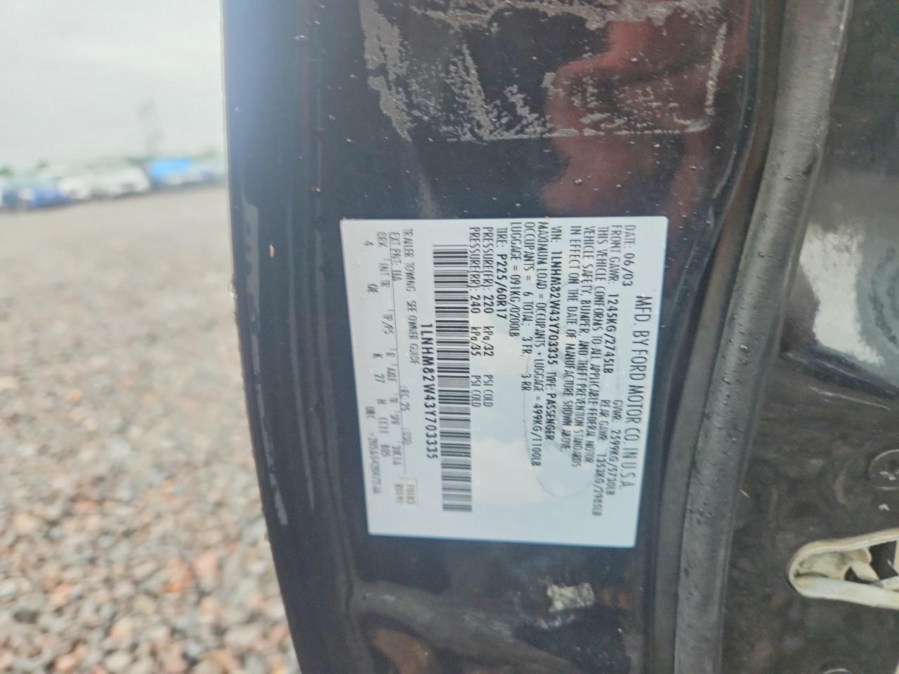 2003 Lincoln Town Car Signature Black vin: 1LNHM82W43Y703335