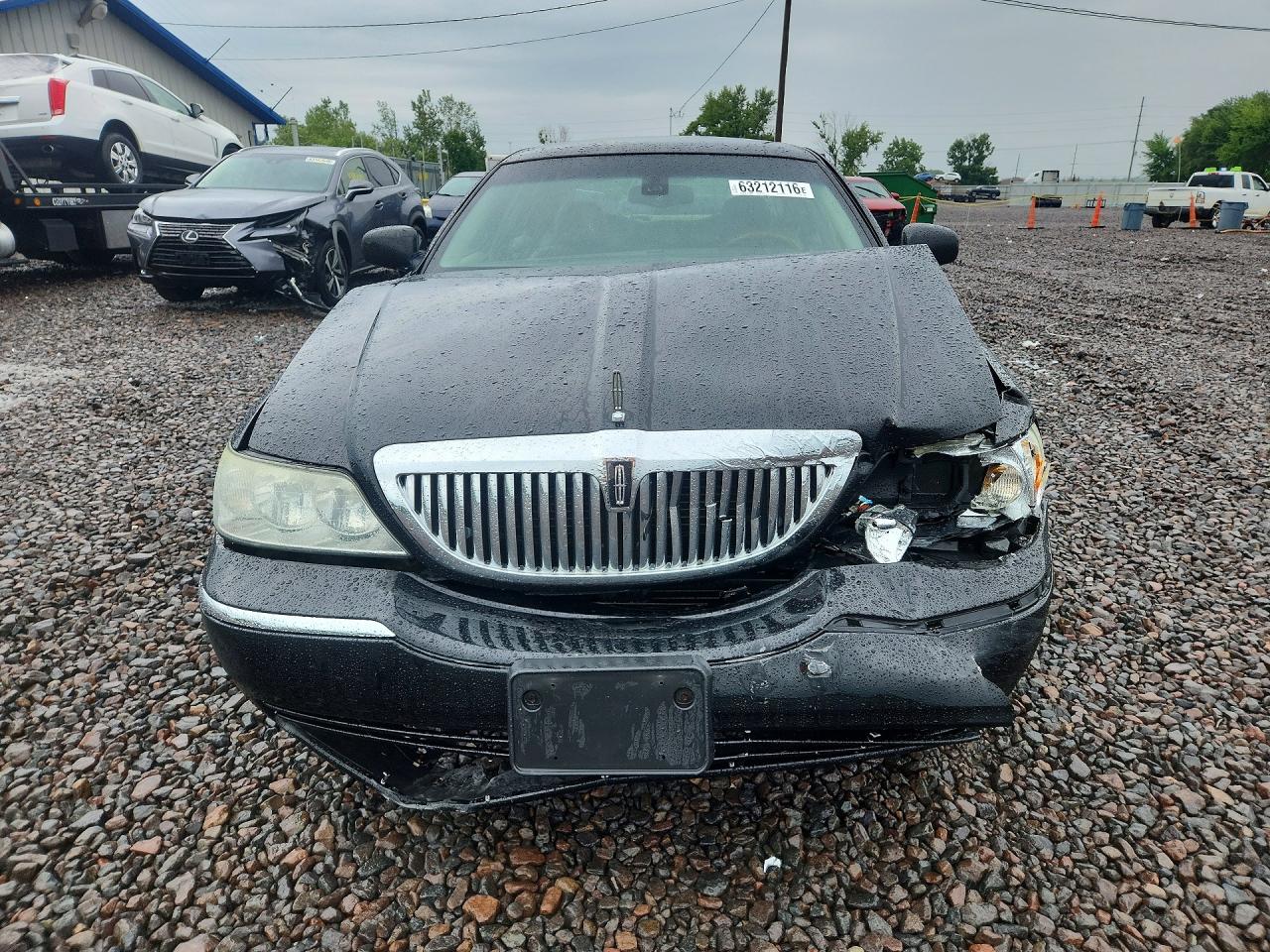 2003 Lincoln Town Car Signature Black vin: 1LNHM82W43Y703335