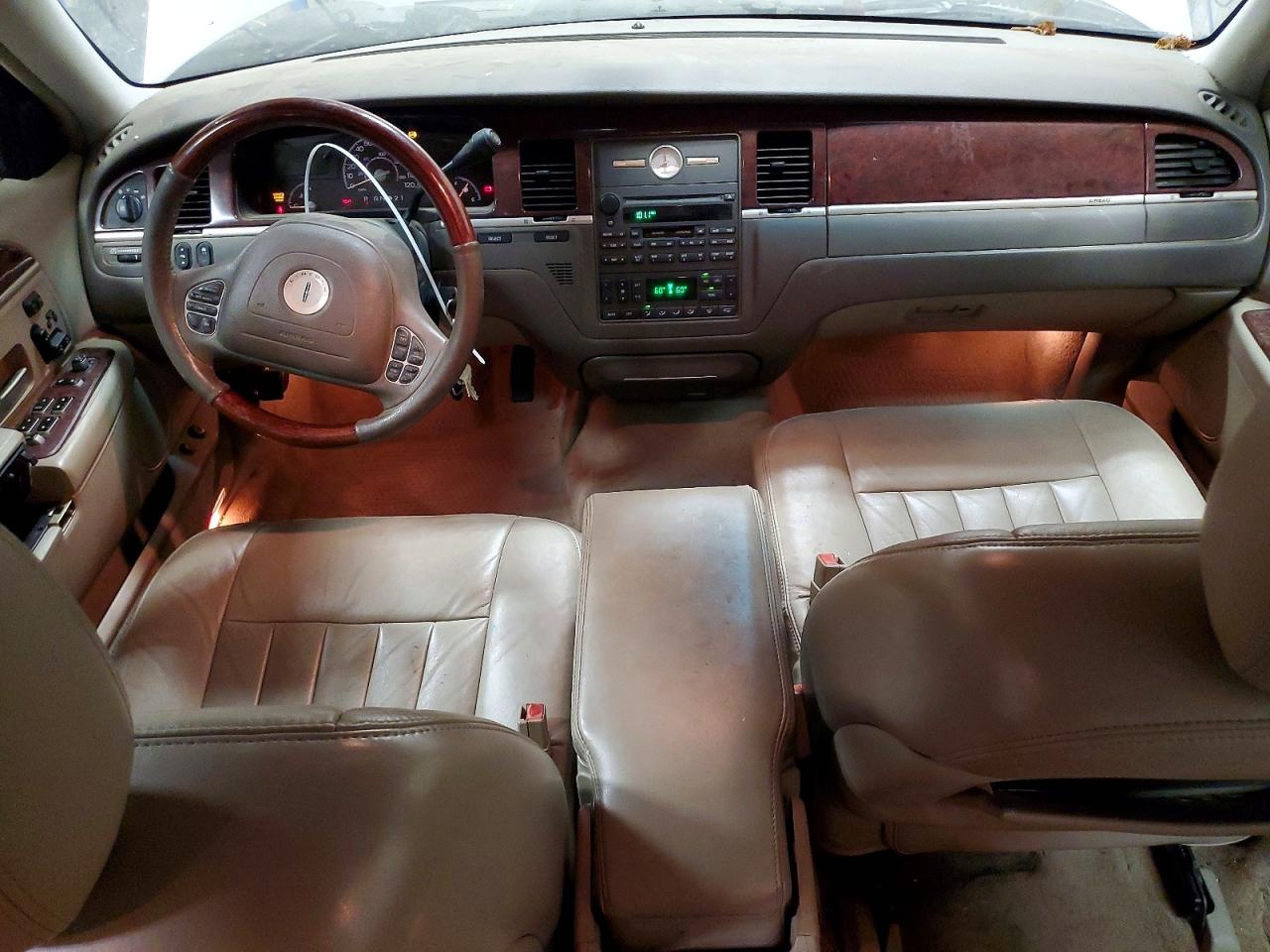 2003 Lincoln Town Car Signature Gray vin: 1LNHM82W53Y628676