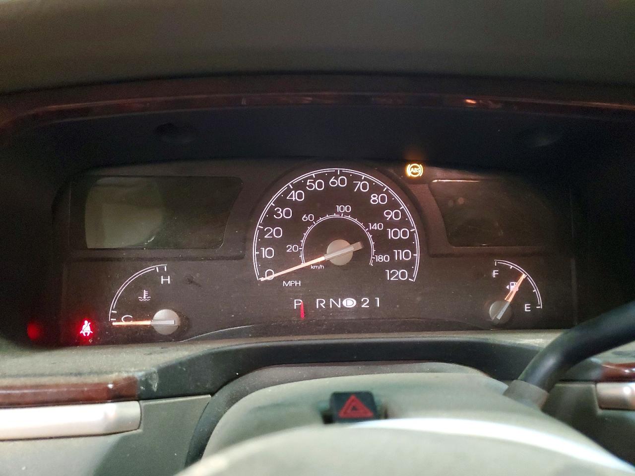 2003 Lincoln Town Car Signature Gray vin: 1LNHM82W53Y628676