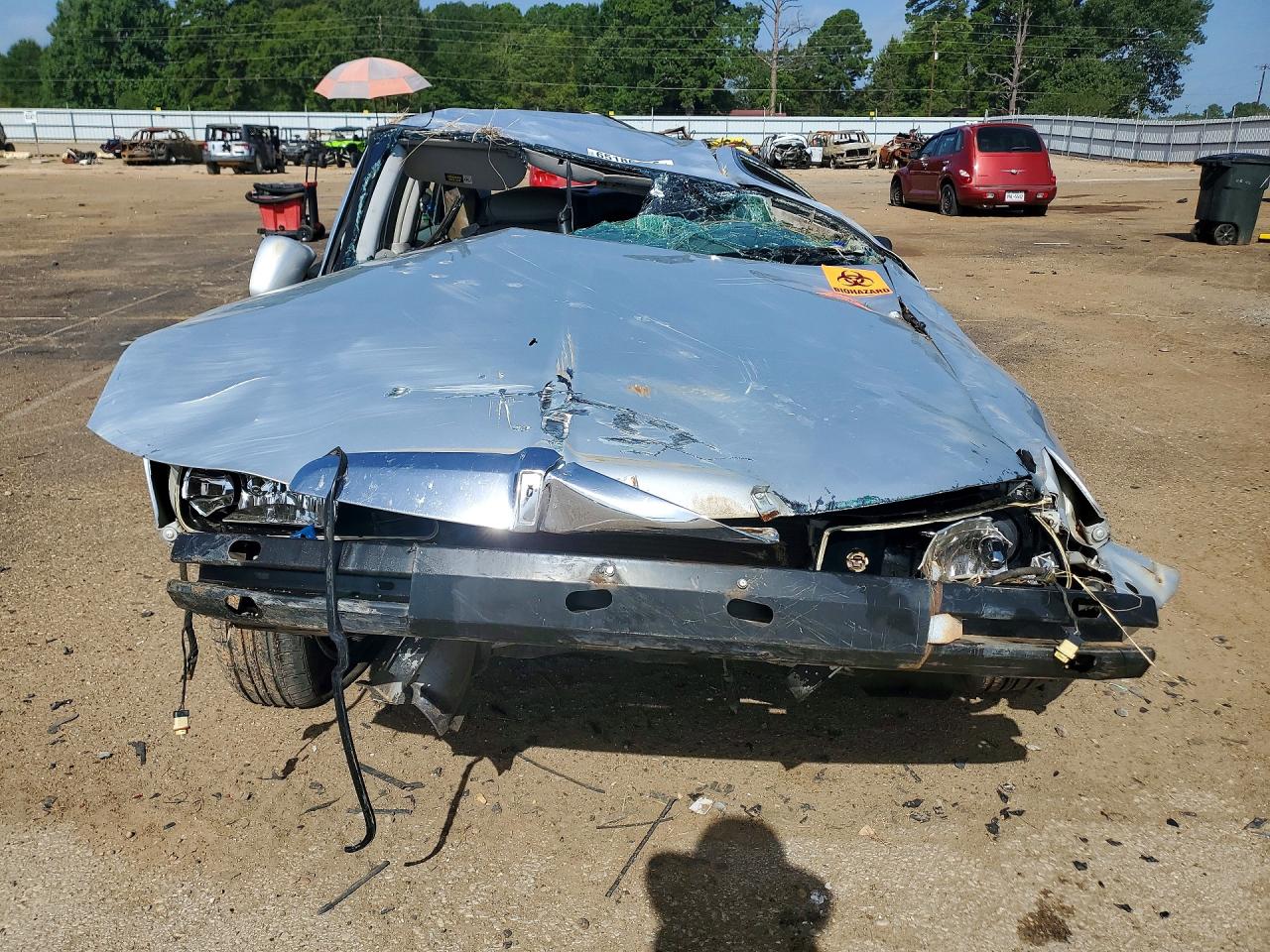 2002 Lincoln Town Car Signature Silver vin: 1LNHM82W62Y668635