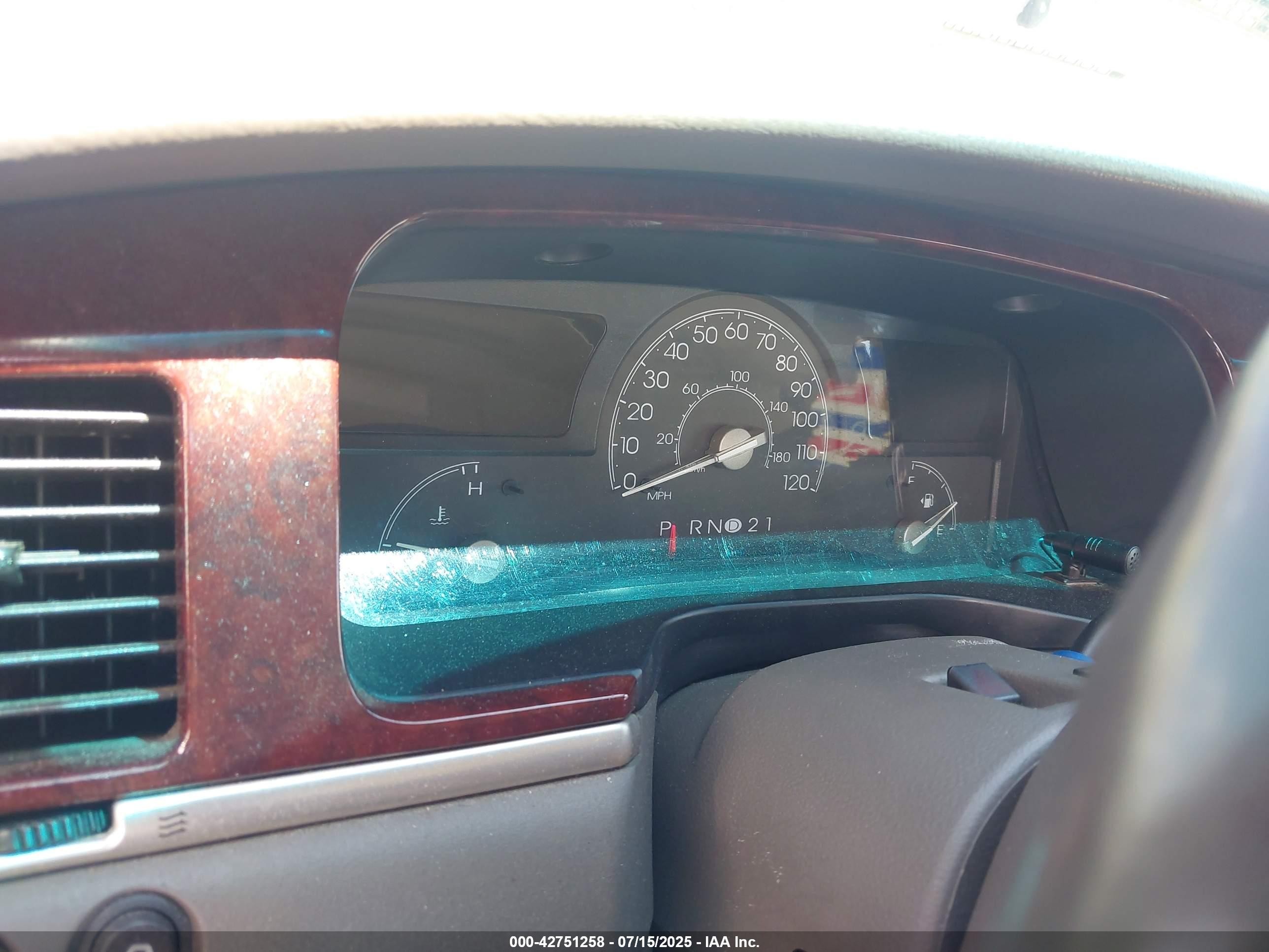 2003 Lincoln Town Car Signature Синий vin: 1LNHM82W63Y648449