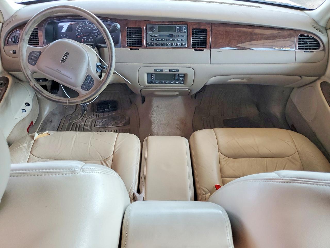 2000 Lincoln Town Car Signature Белый vin: 1LNHM82W6YY902586