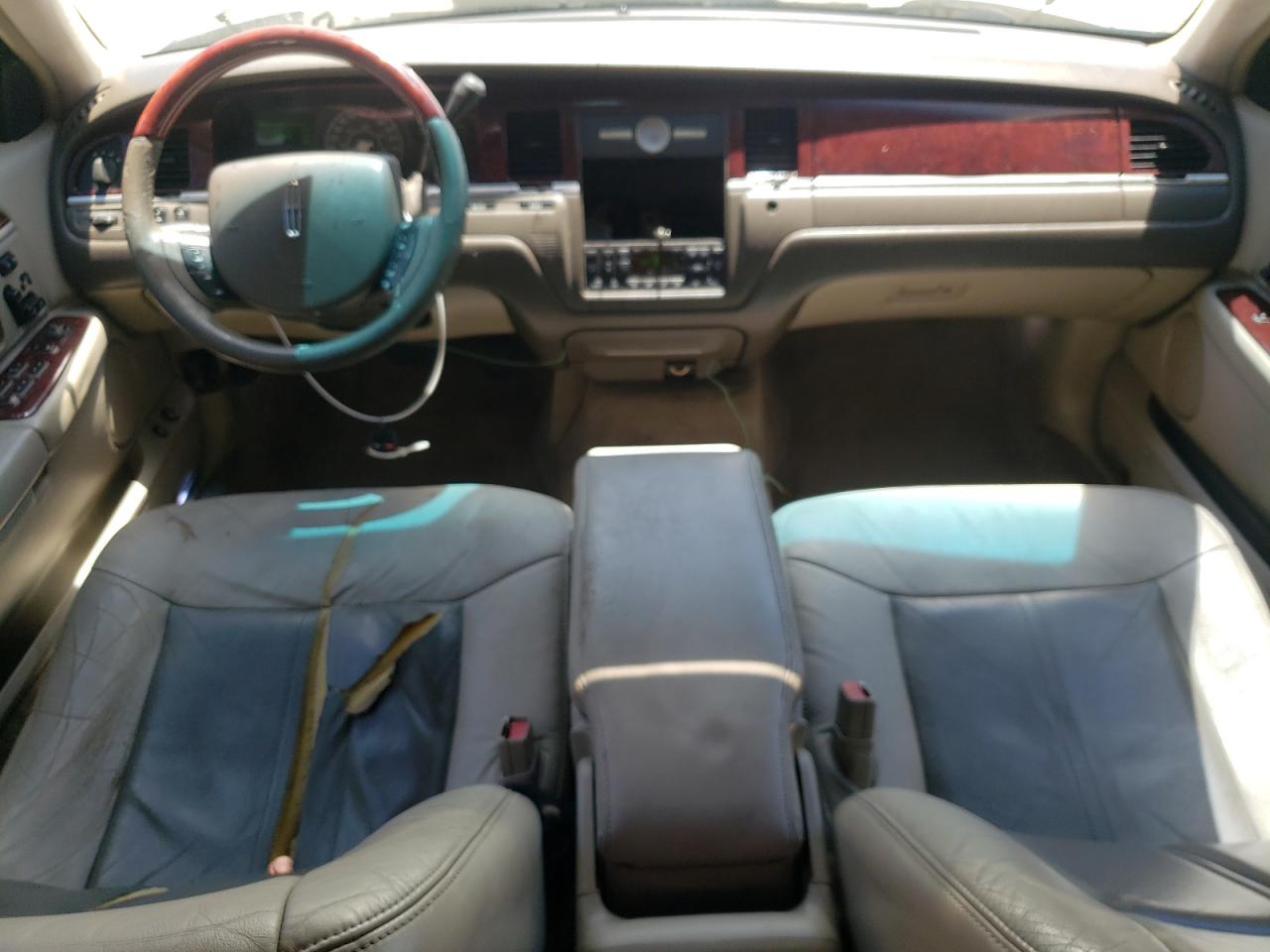 2005 Lincoln Town Car Signature Limited Cream vin: 1LNHM82W75Y664307