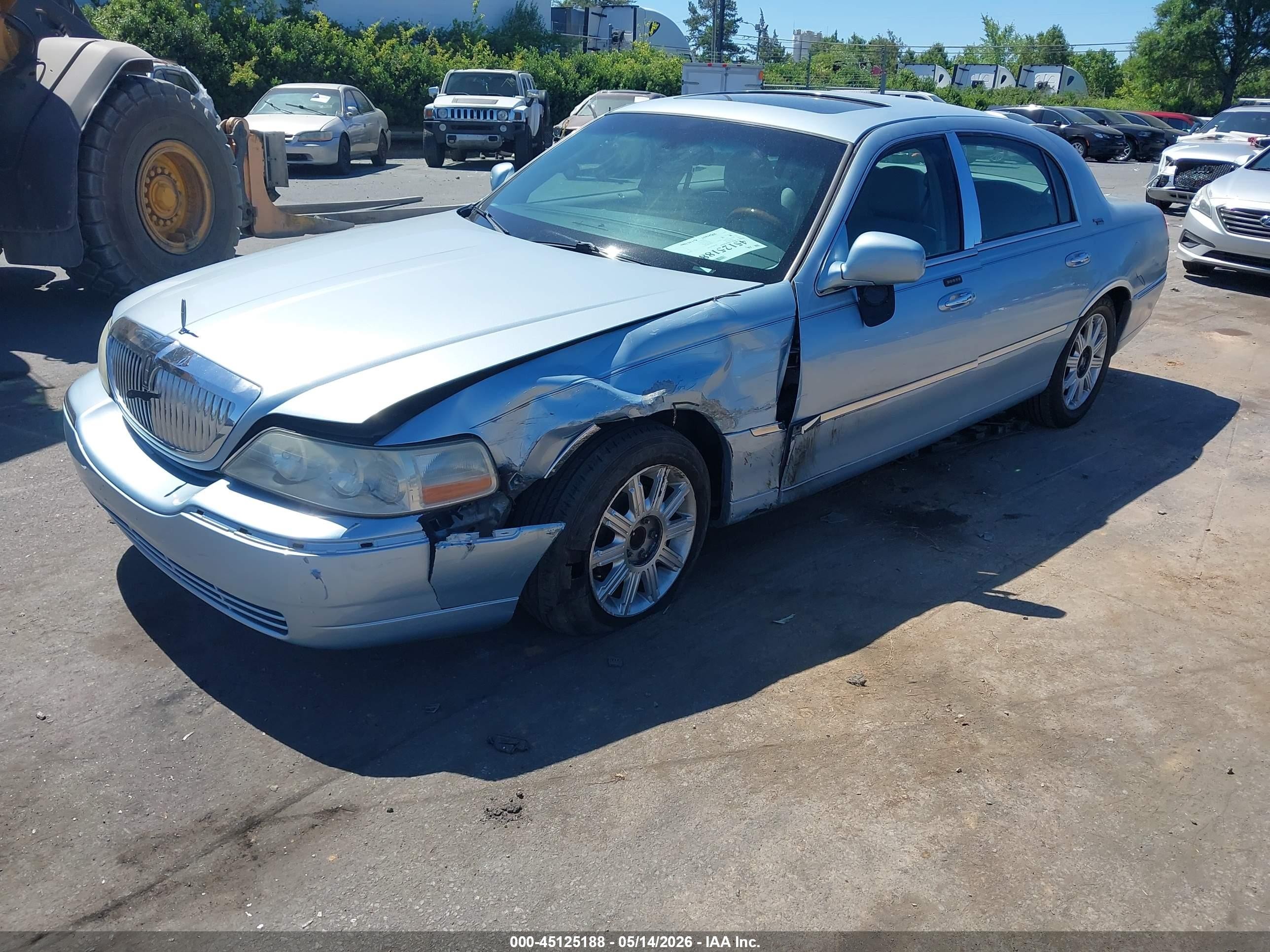 2006 Lincoln Town Car Signature Limited Light Blue vin: 1LNHM82W76Y646097