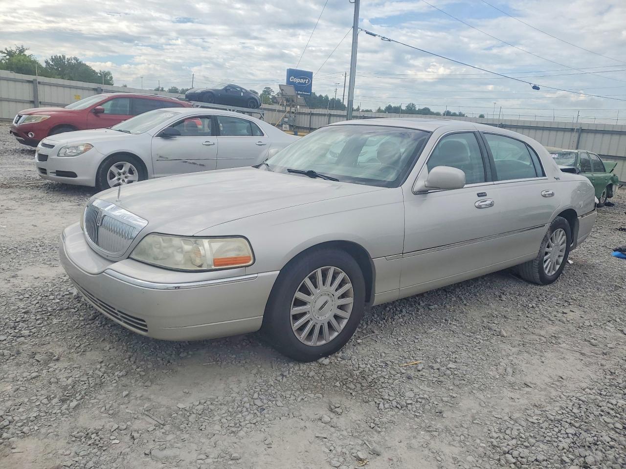 2005 Lincoln Town Car Signature Limited Gray vin: 1LNHM82W85Y643529