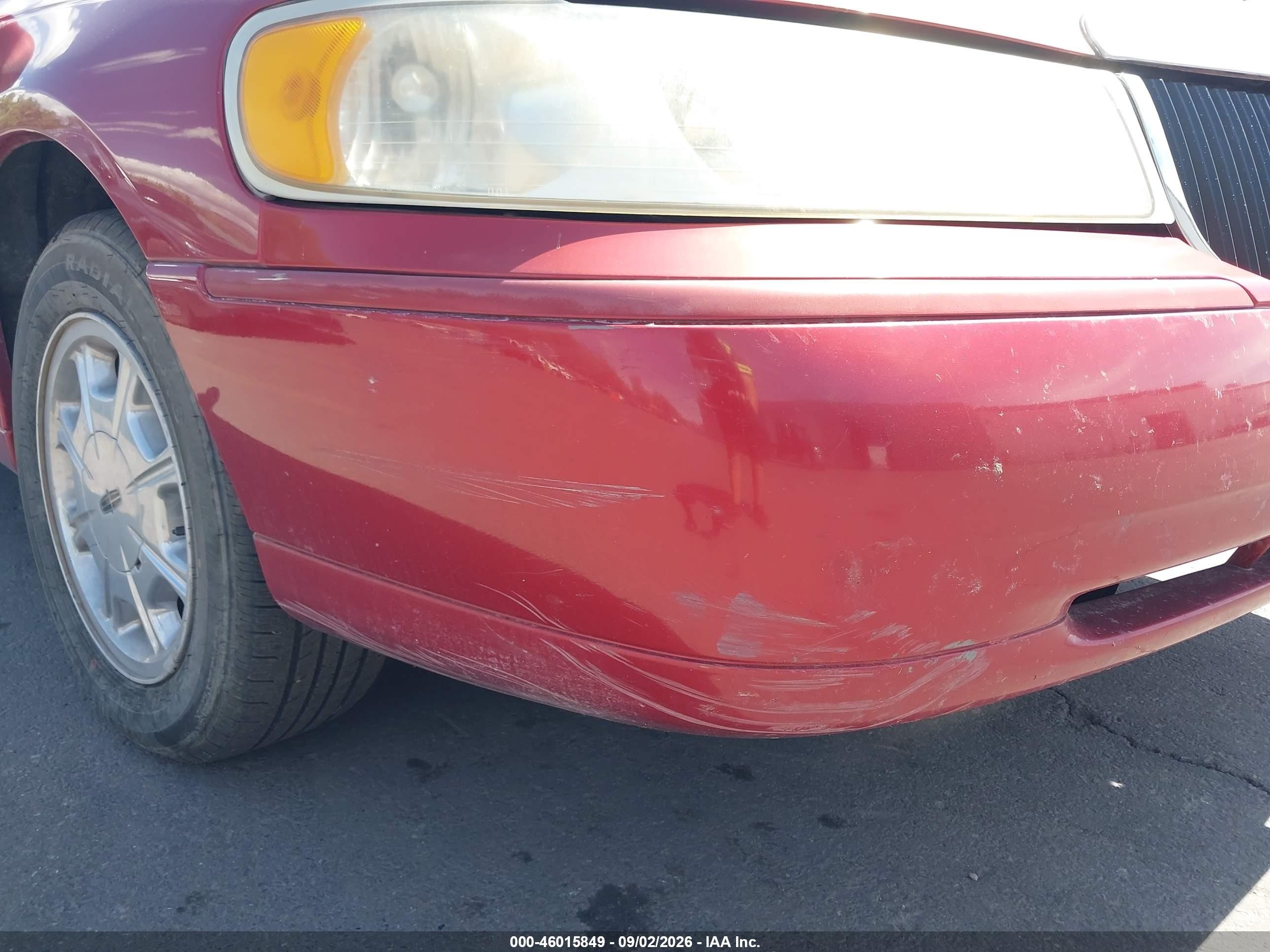 1999 Lincoln Town Car Signature Red vin: 1LNHM82W8XY619086