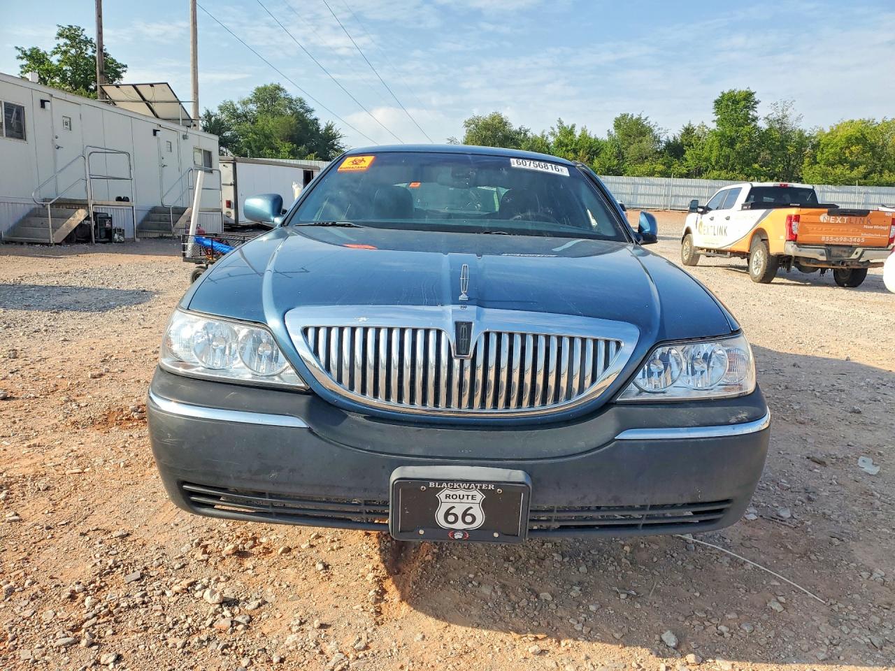 2003 Lincoln Town Car Signature Blue vin: 1LNHM82W93Y627658