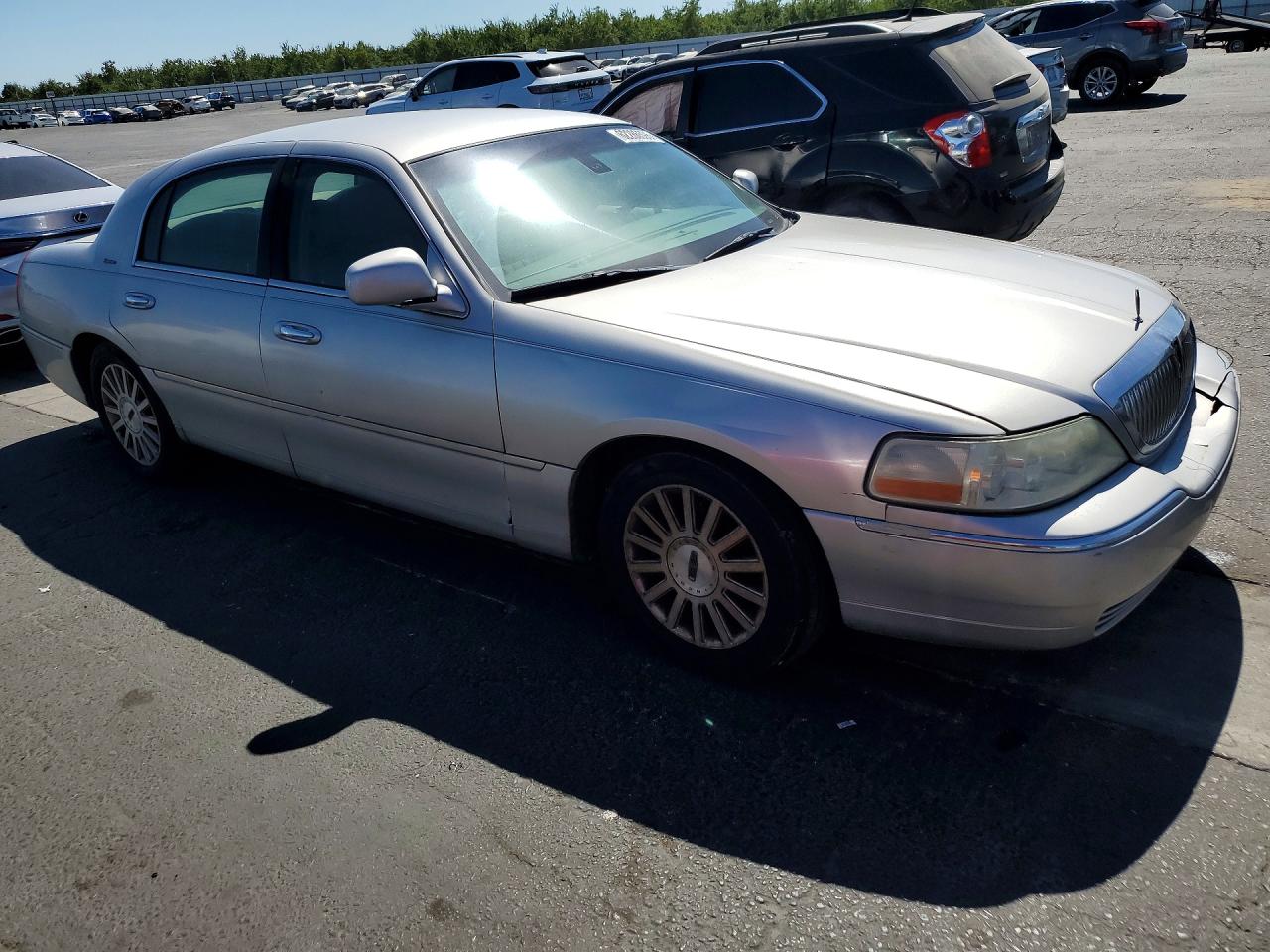 2003 Lincoln Town Car Signature Серебряный vin: 1LNHM82WX3Y703288