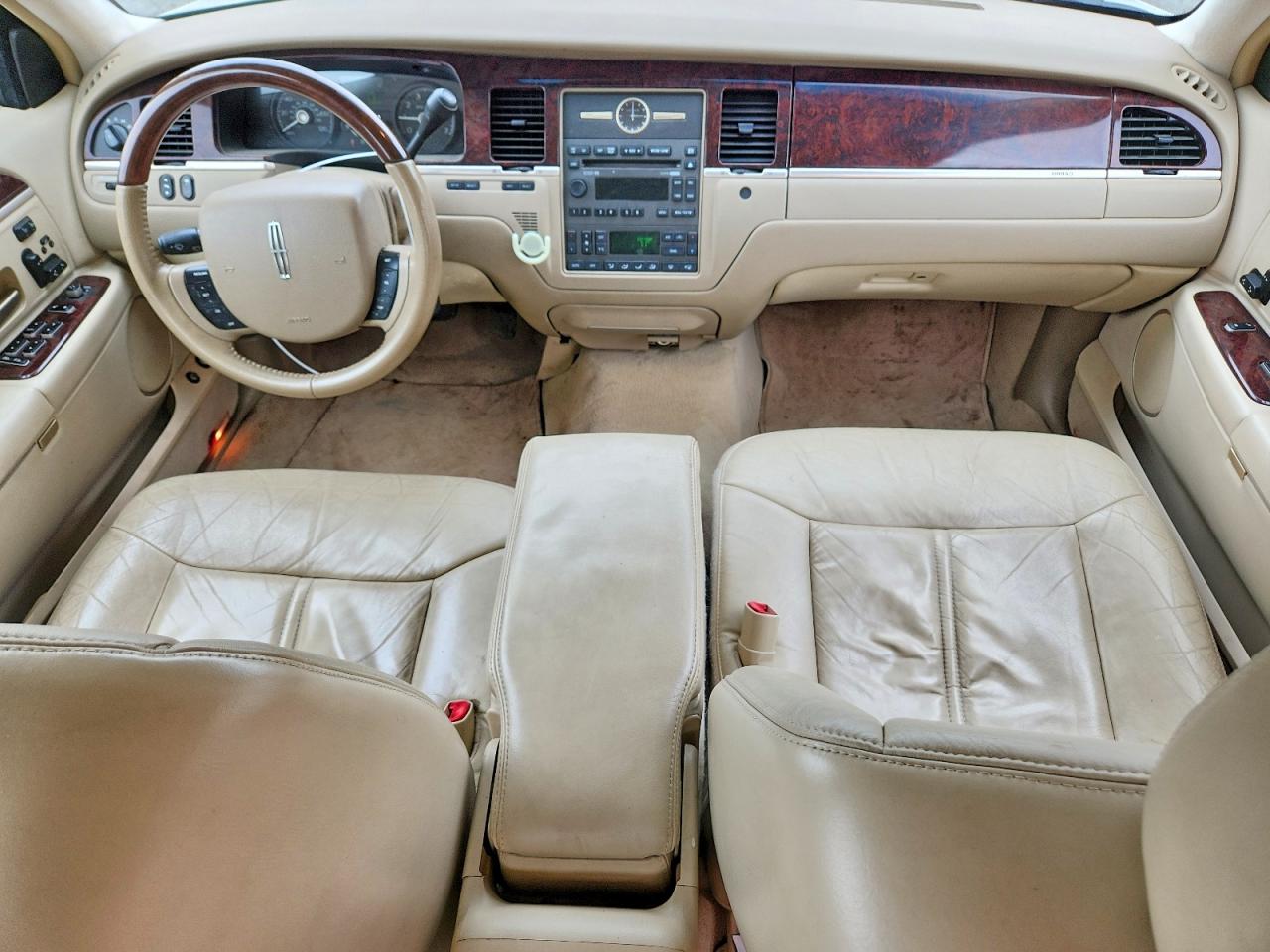 2006 Lincoln Town Car Signature Limited White vin: 1LNHM82WX6Y603678