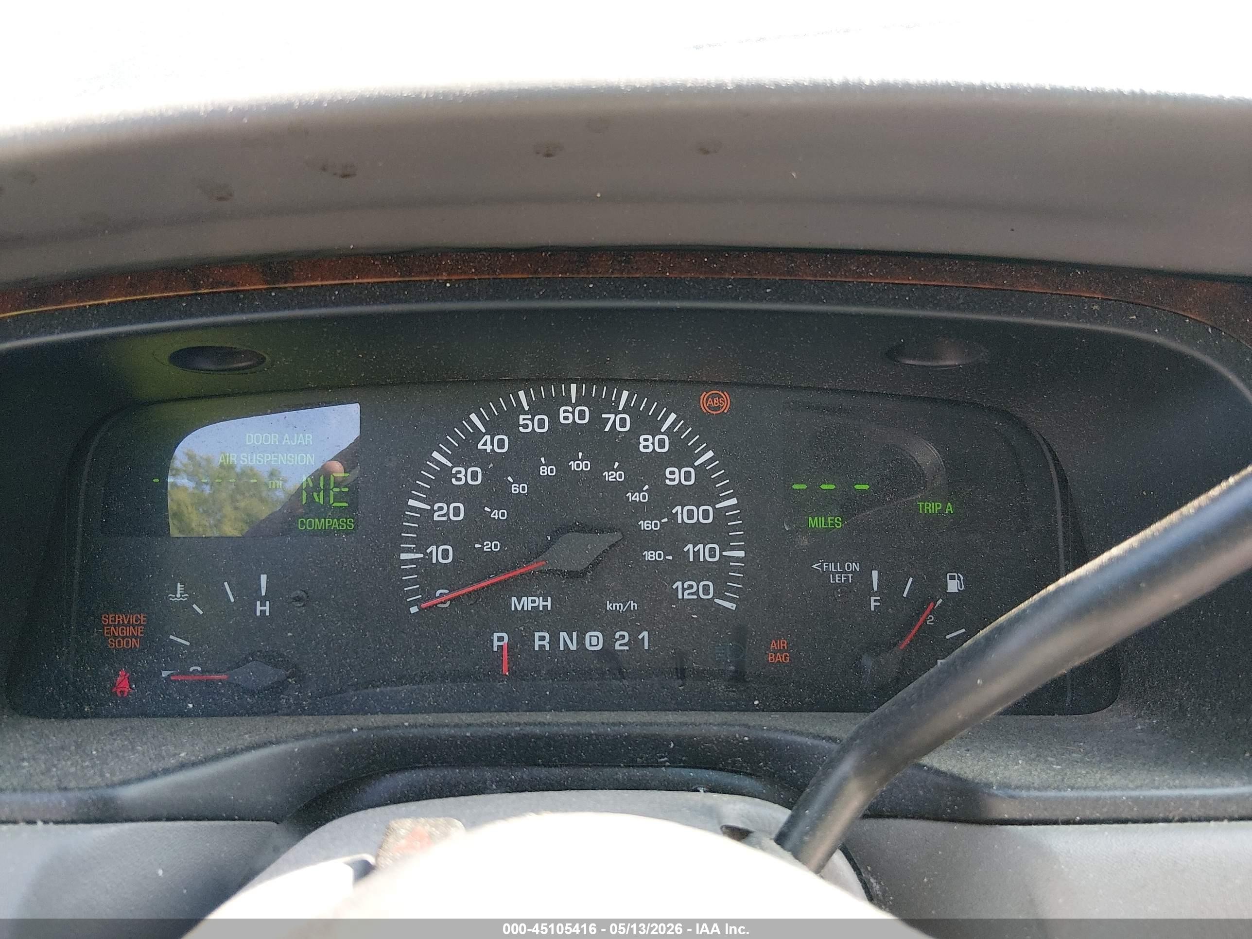 2000 Lincoln Town Car Signature Gray vin: 1LNHM82WXYY864814