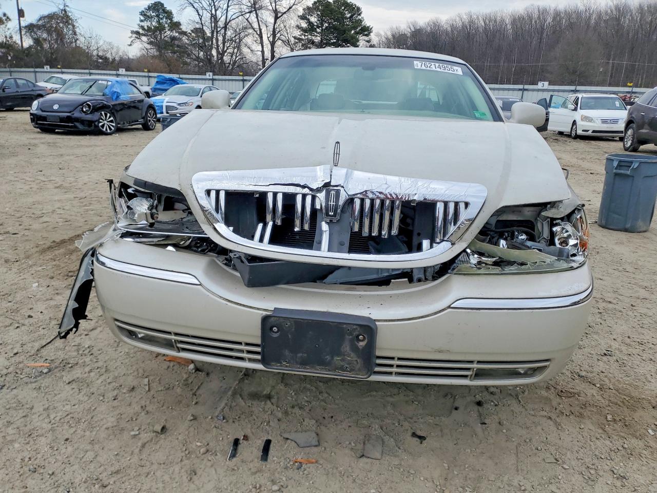 2007 Lincoln Town Car Designer Cream vin: 1LNHM83V67Y603796