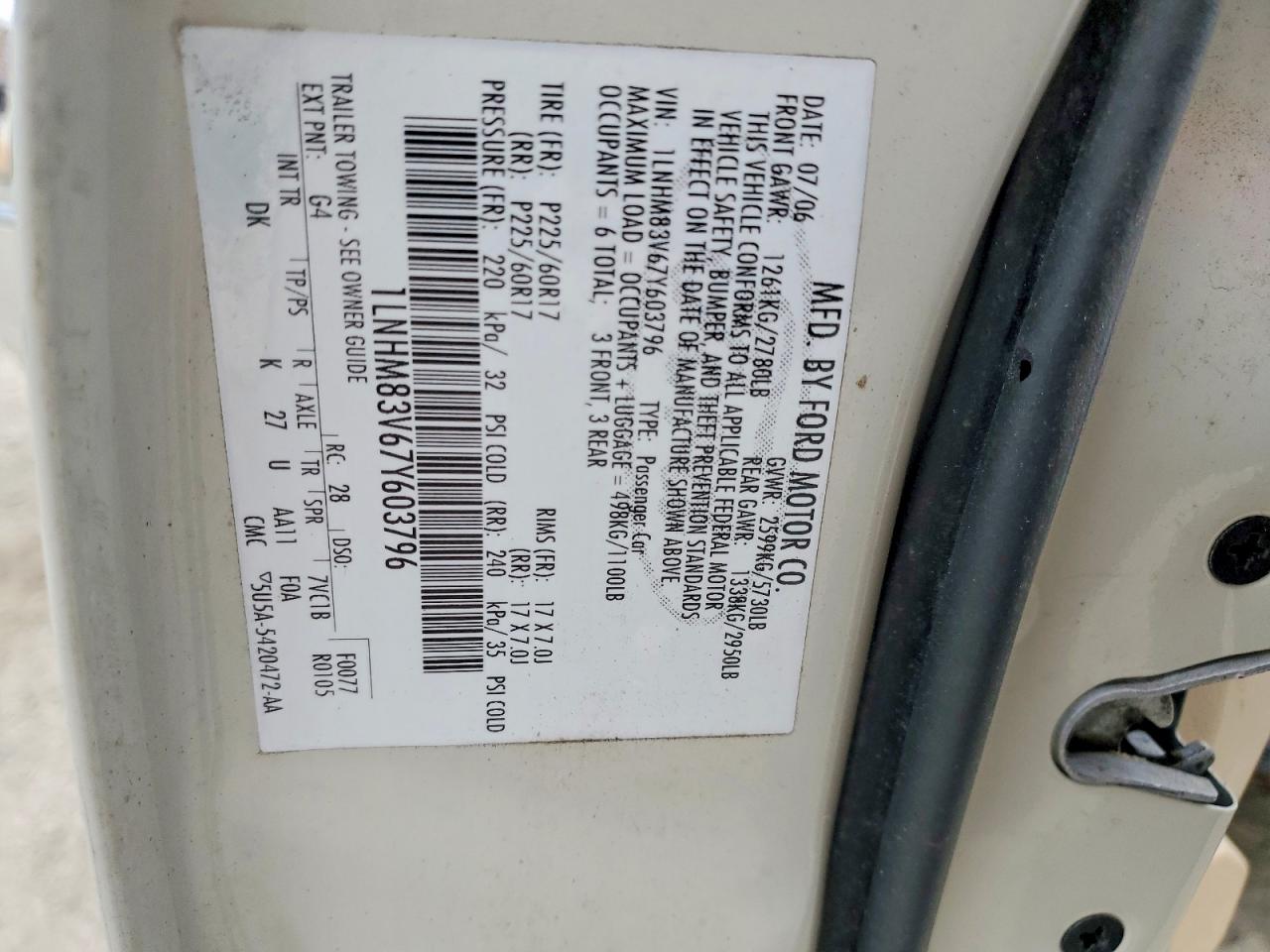 2007 Lincoln Town Car Designer Cream vin: 1LNHM83V67Y603796