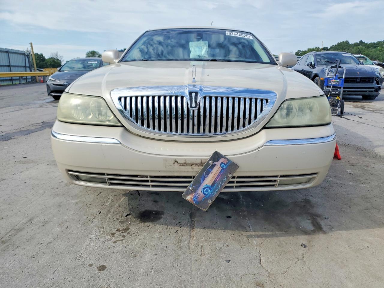 2003 Lincoln Town Car Cartier Beige vin: 1LNHM83W13Y621271