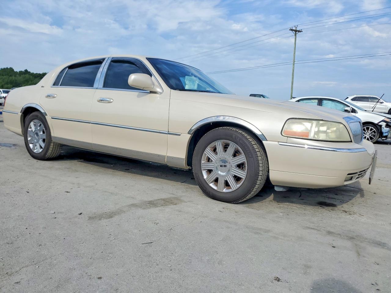 2003 Lincoln Town Car Cartier Beige vin: 1LNHM83W13Y621271