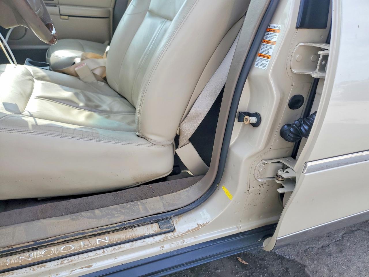 2003 Lincoln Town Car Cartier Beige vin: 1LNHM83W13Y621271