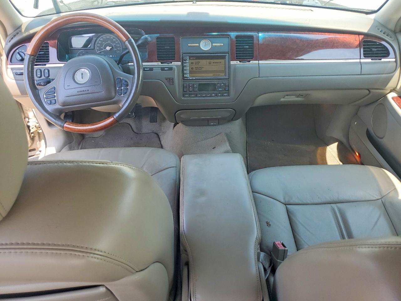 2004 Lincoln Town Car Ultimate Silver vin: 1LNHM83W14Y633261