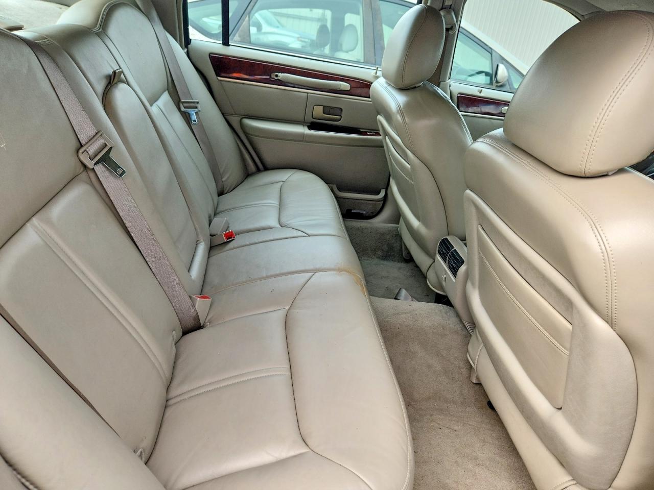 2004 Lincoln Town Car Ultimate Black vin: 1LNHM83W14Y661237