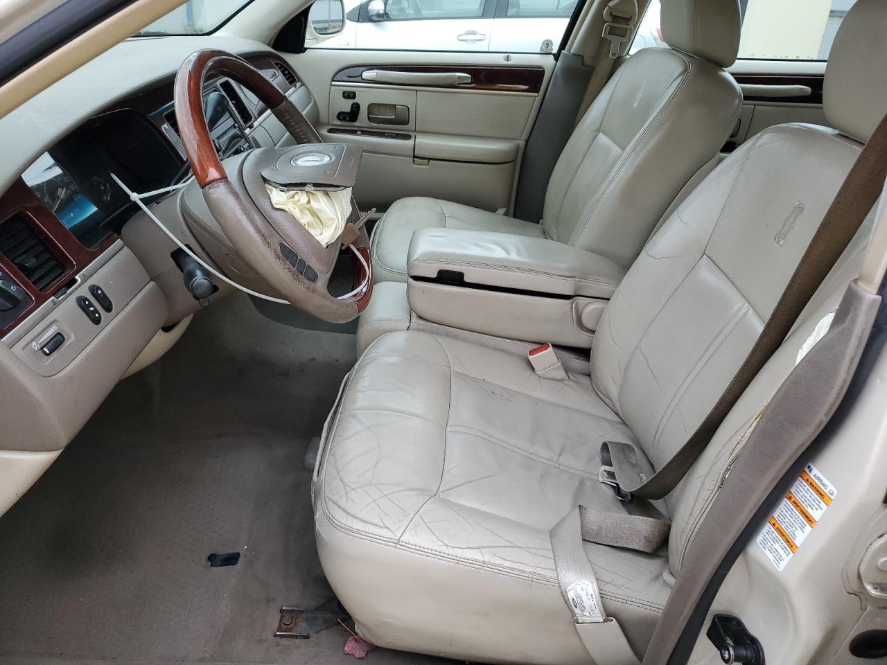 2003 Lincoln Town Car Cartier Tan vin: 1LNHM83W23Y619173