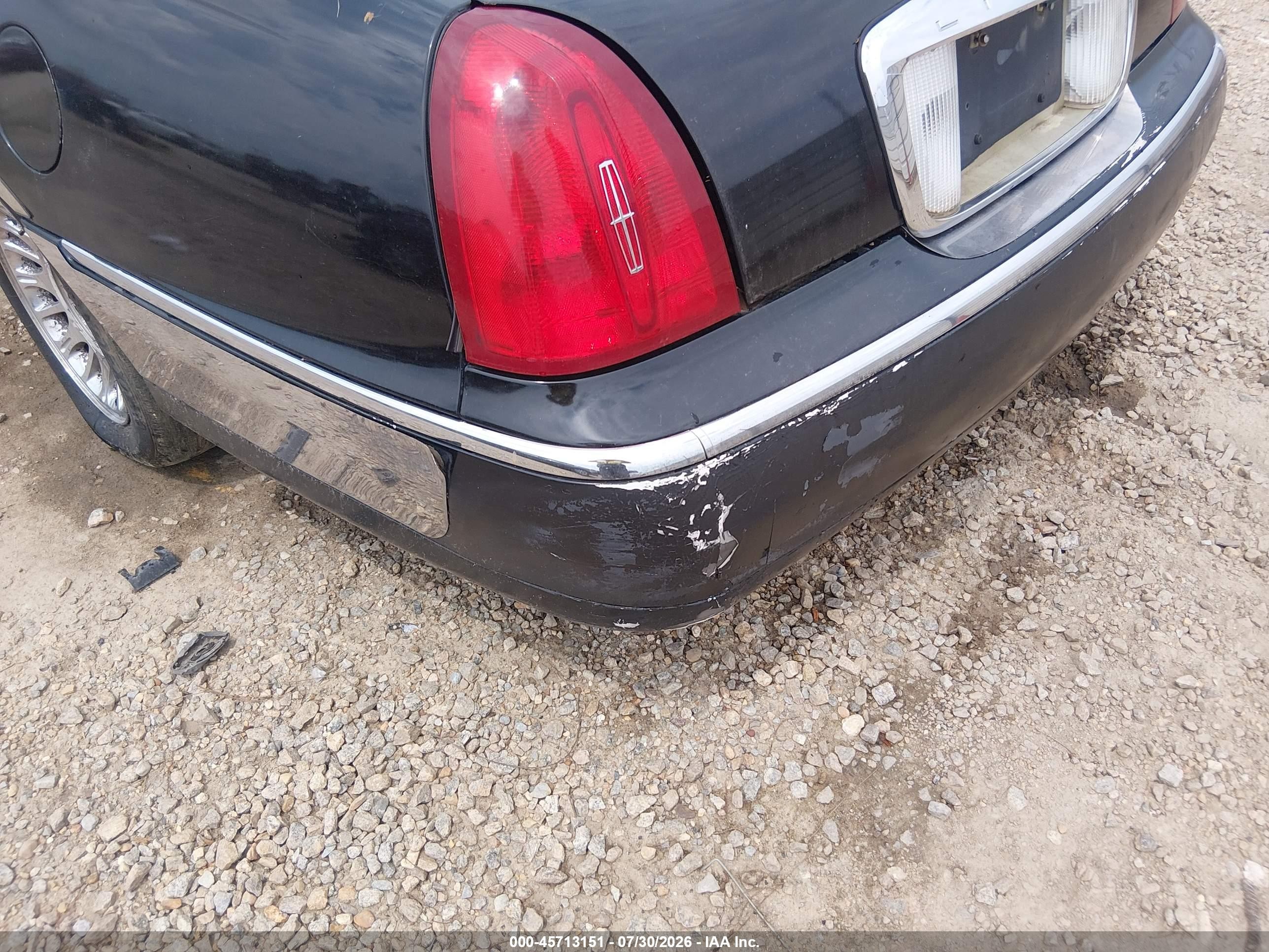 2001 Lincoln Town Car Cartier Black vin: 1LNHM83W31Y700874