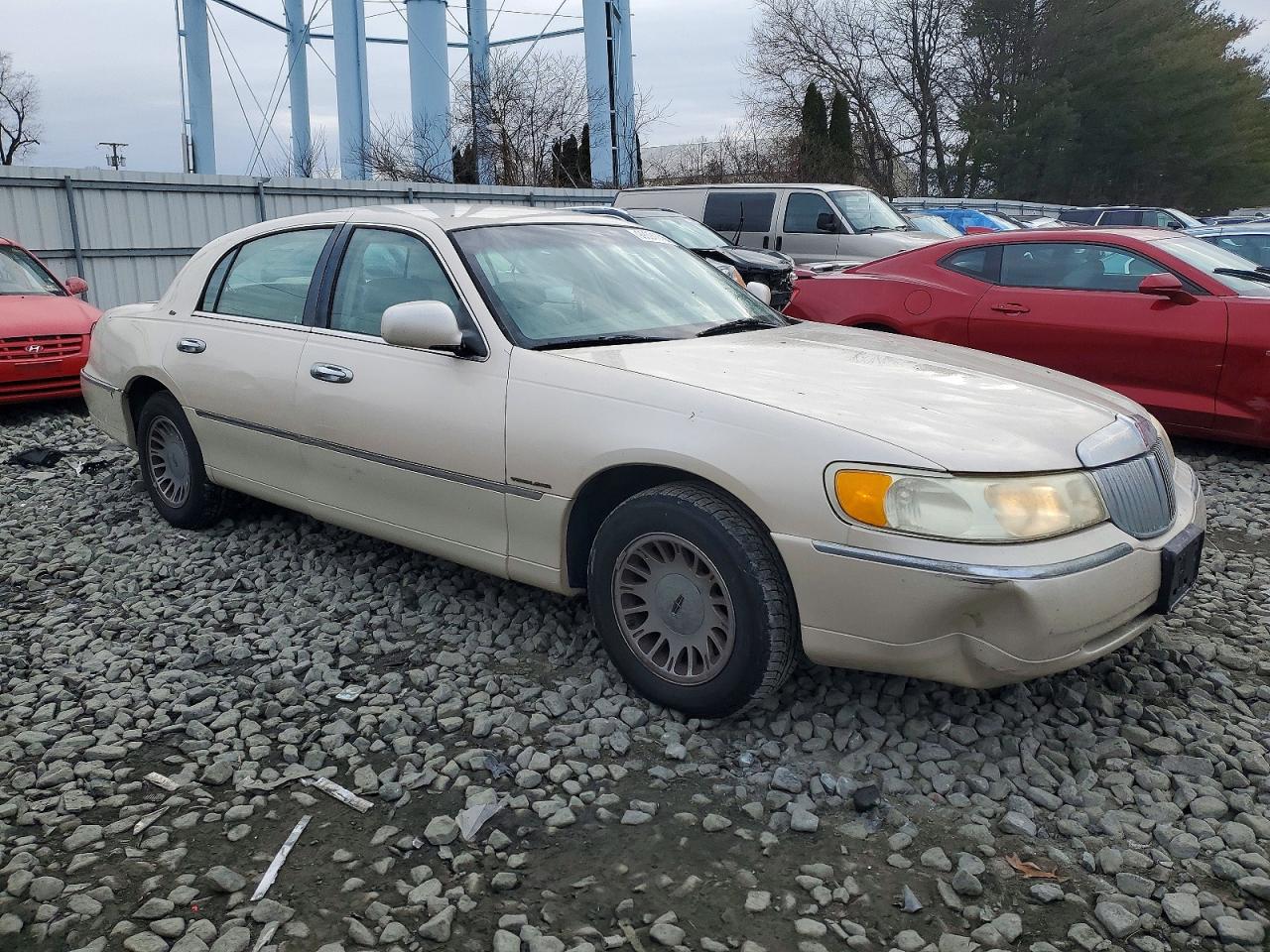 2001 Lincoln Town Car Cartier Beige vin: 1LNHM83W31Y719666