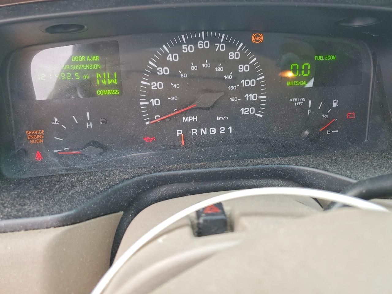 2001 Lincoln Town Car Cartier Beige vin: 1LNHM83W31Y719666