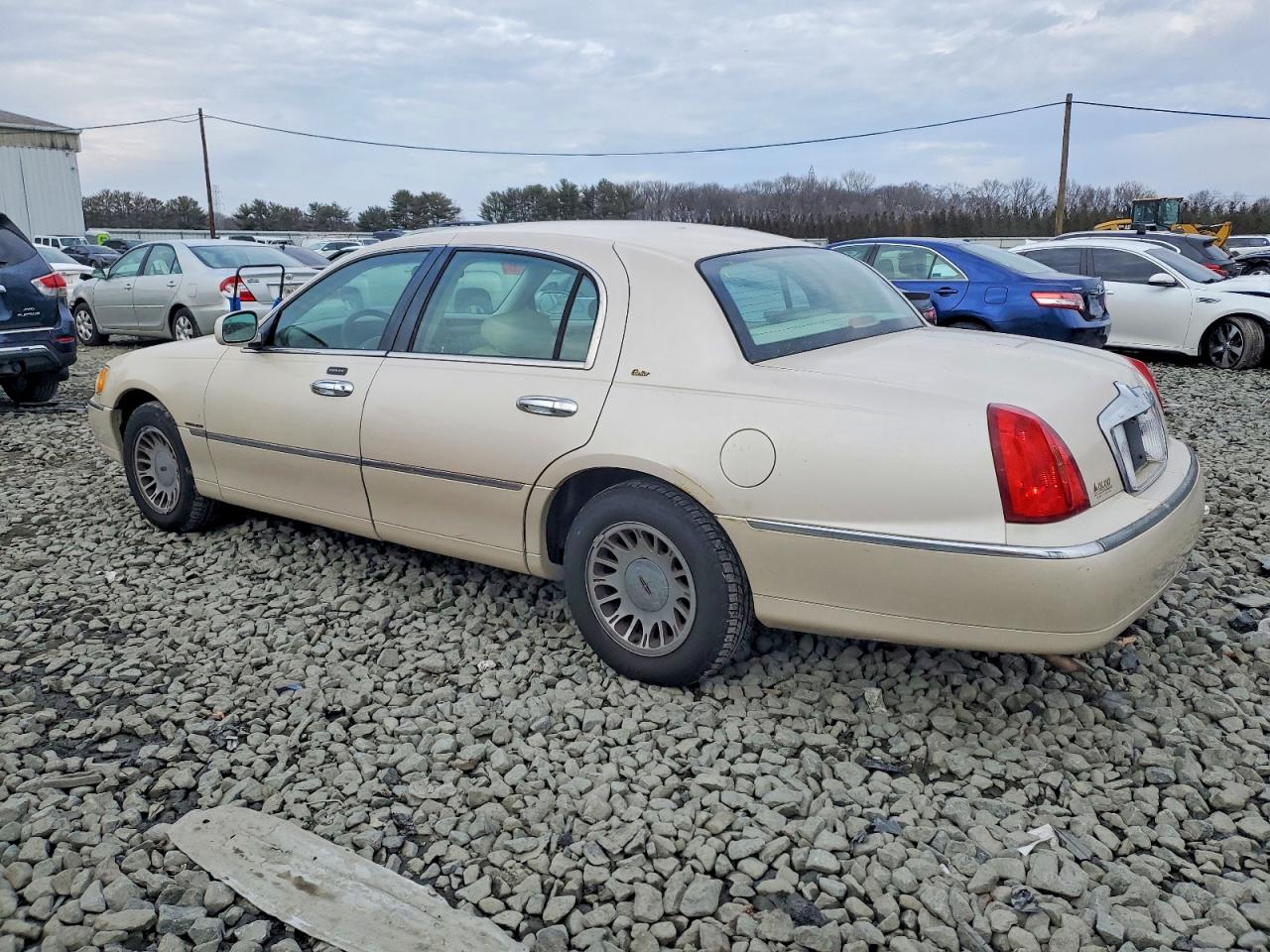 2001 Lincoln Town Car Cartier Beige vin: 1LNHM83W31Y719666