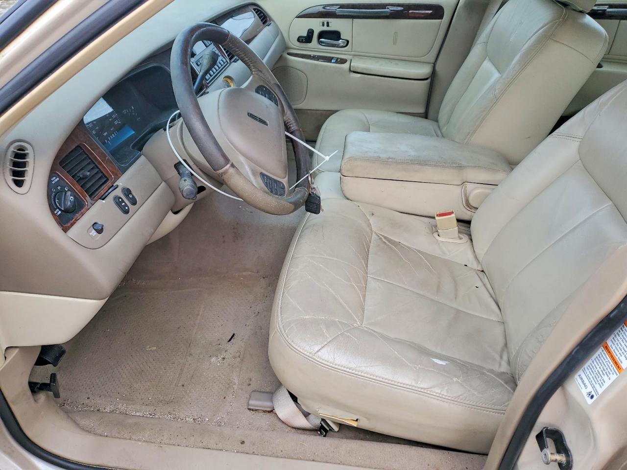 2001 Lincoln Town Car Cartier Beige vin: 1LNHM83W31Y719666