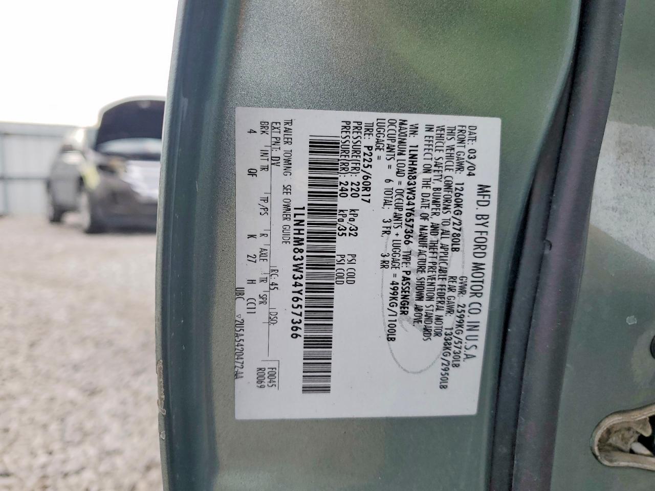 2004 Lincoln Town Car Ultimate Turquoise vin: 1LNHM83W34Y657366