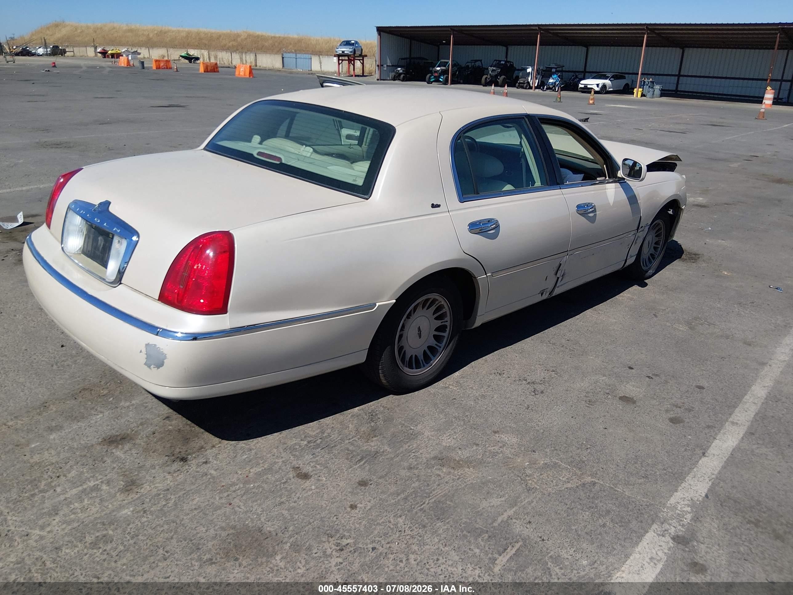 2001 Lincoln Town Car Cartier Beige vin: 1LNHM83W41Y609855
