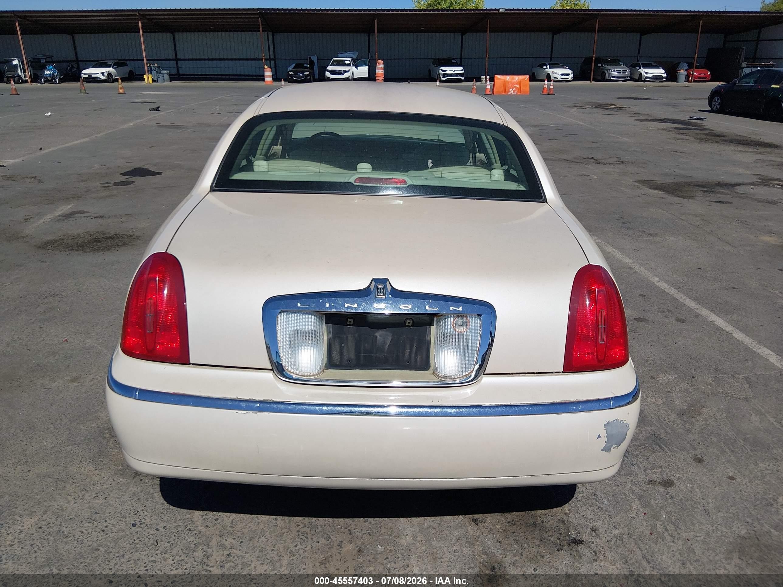 2001 Lincoln Town Car Cartier Beige vin: 1LNHM83W41Y609855