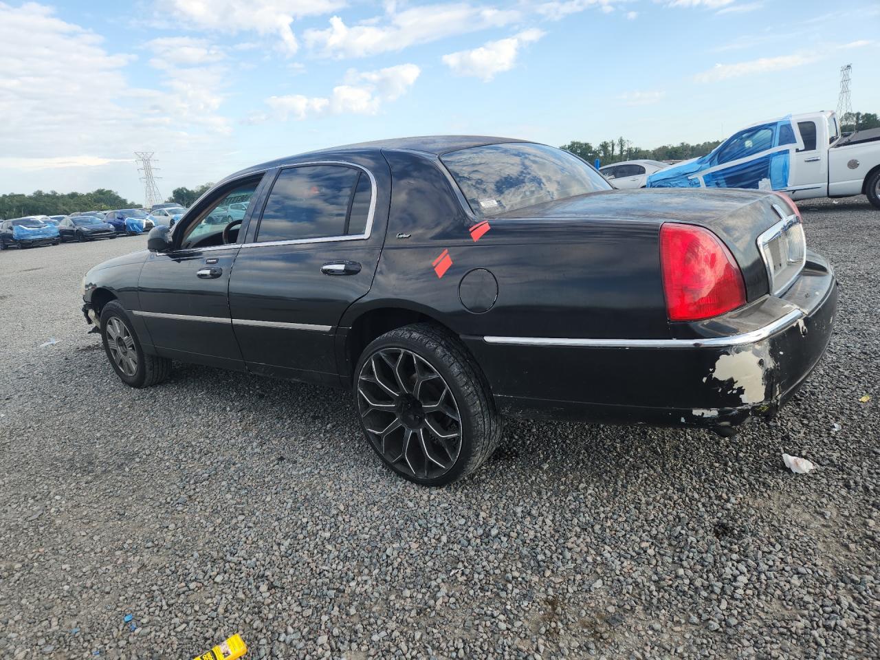 2003 Lincoln Town Car Cartier Black vin: 1LNHM83W43Y643197