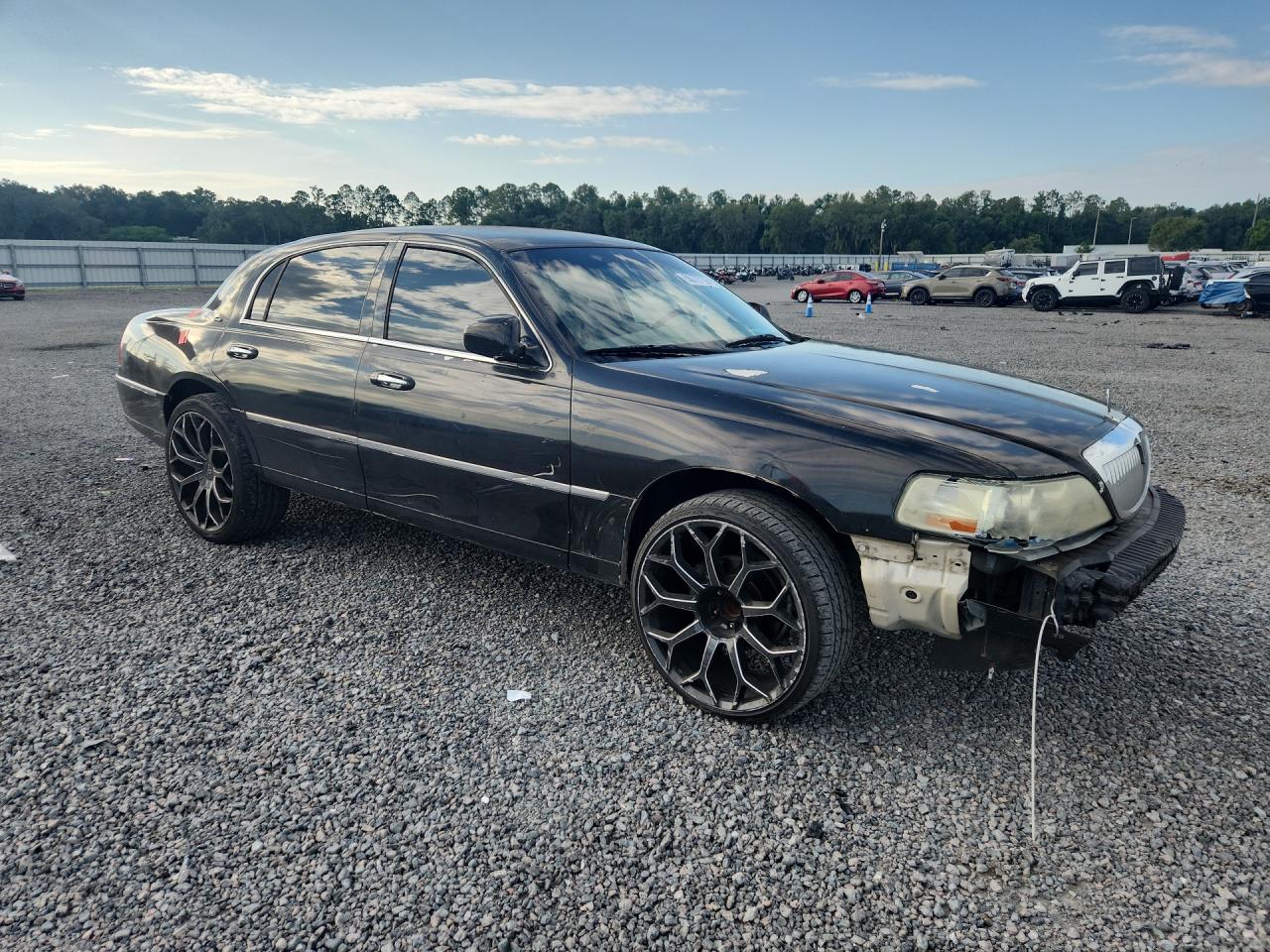 2003 Lincoln Town Car Cartier Black vin: 1LNHM83W43Y643197