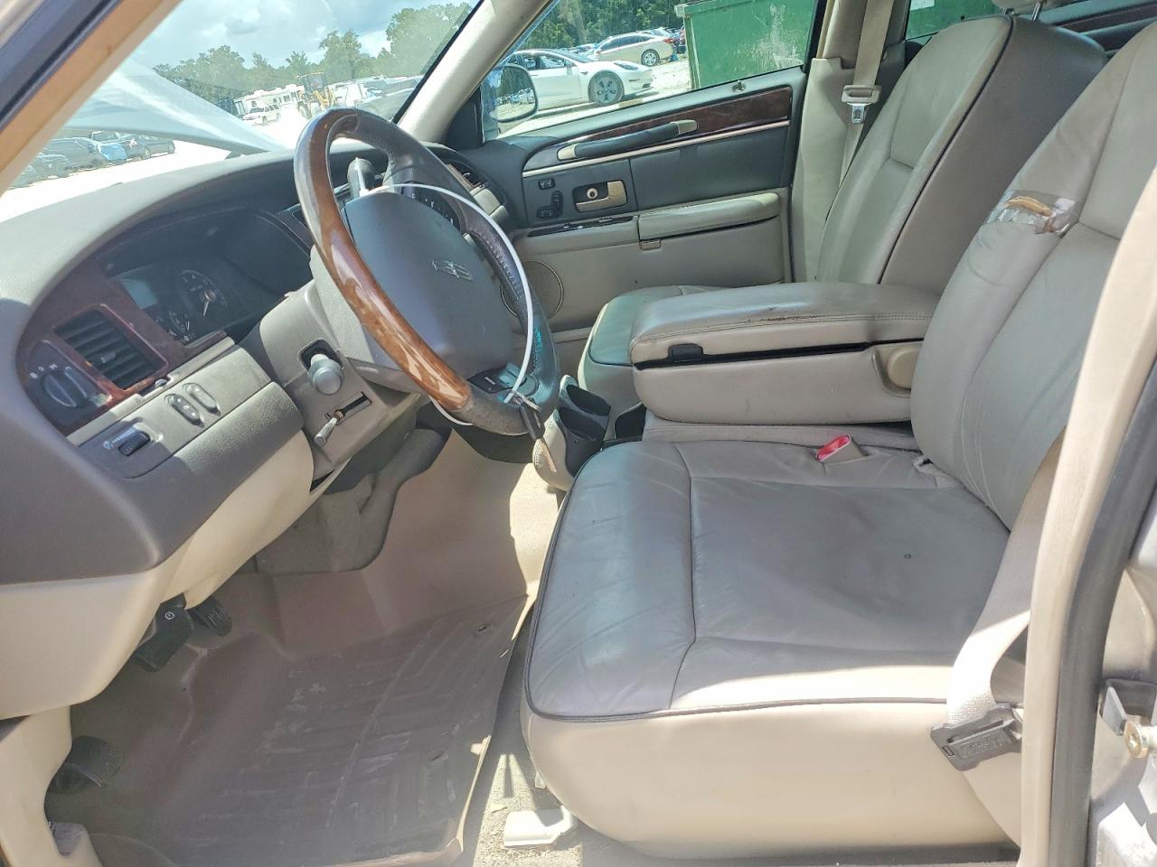 2006 Lincoln Town Car Designer Silver vin: 1LNHM83W56Y648140