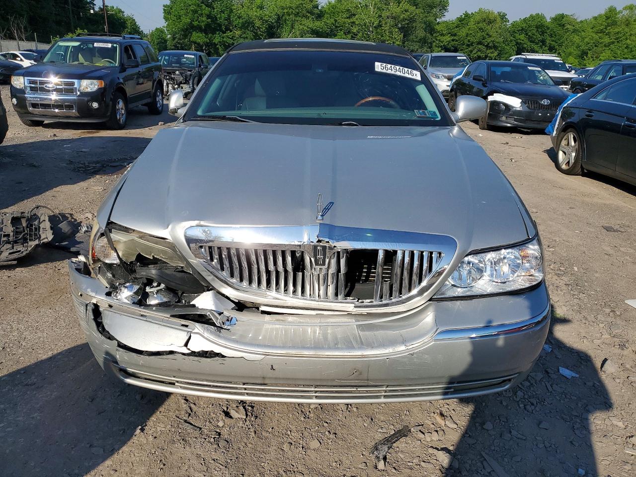 2003 Lincoln Town Car Cartier Silver vin: 1LNHM83W73Y608220
