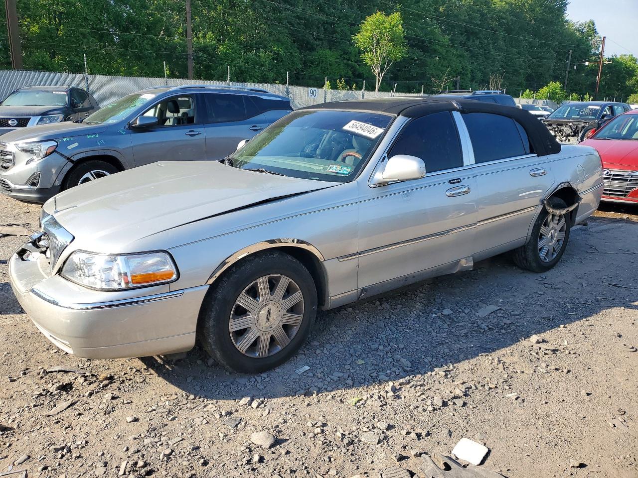 2003 Lincoln Town Car Cartier Silver vin: 1LNHM83W73Y608220