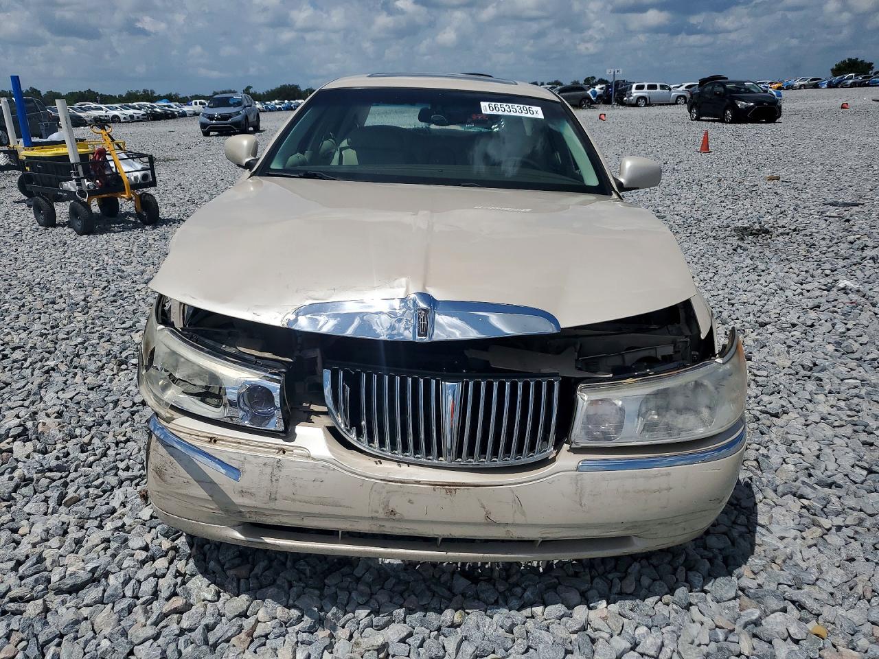 1999 Lincoln Town Car Cartier Бежевый vin: 1LNHM83W7XY606831