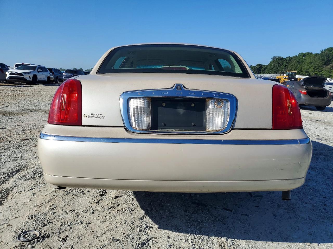 1999 Lincoln Town Car Cartier Beige vin: 1LNHM83W7XY706718