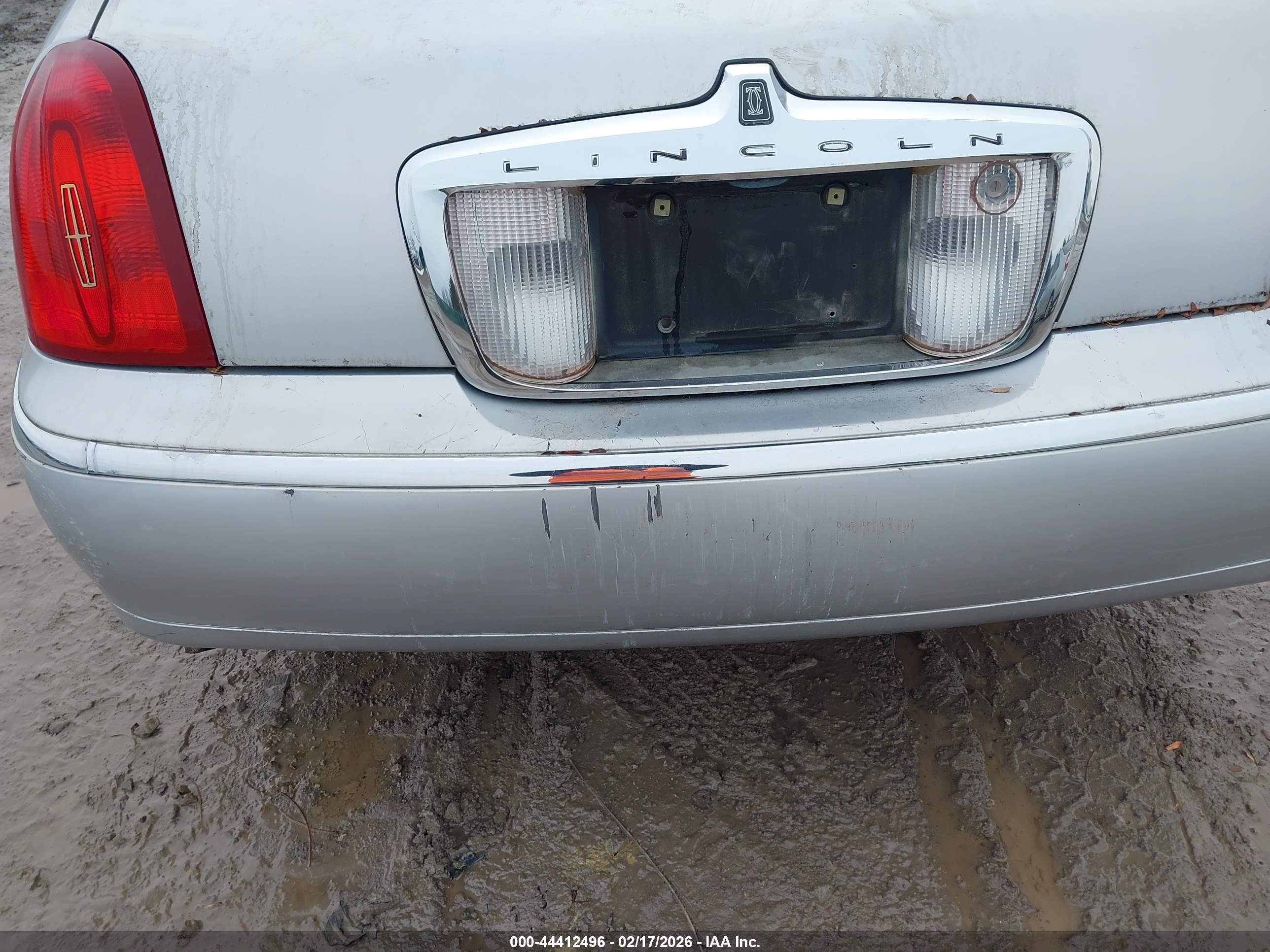 2000 Lincoln Town Car Cartier Серебряный vin: 1LNHM83W7YY787866