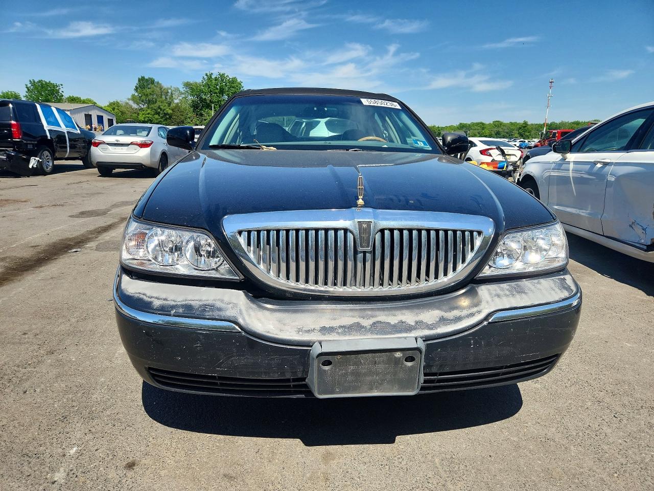 2004 Lincoln Town Car Ultimate Black vin: 1LNHM83W94Y616241