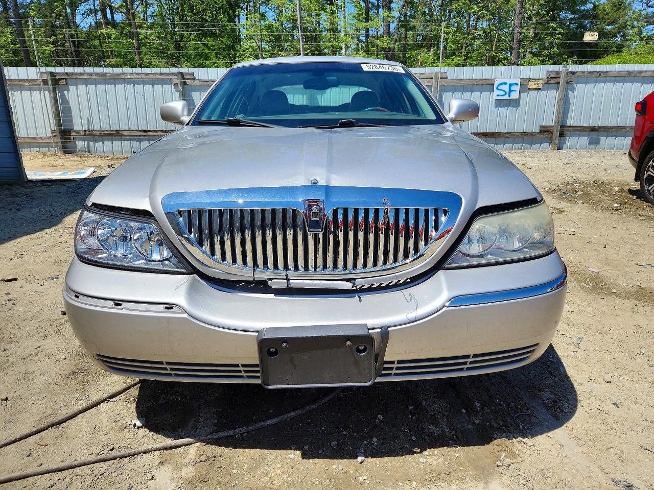 2004 Lincoln Town Car Ultimate Silver vin: 1LNHM83W94Y618913