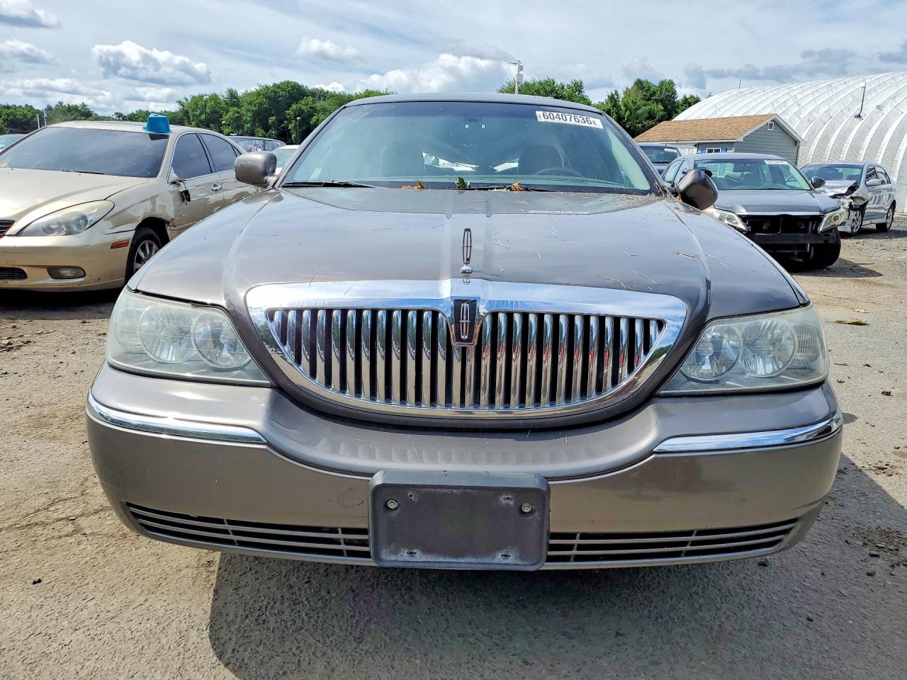 2004 Lincoln Town Car Ultimate Gray vin: 1LNHM83W94Y633072
