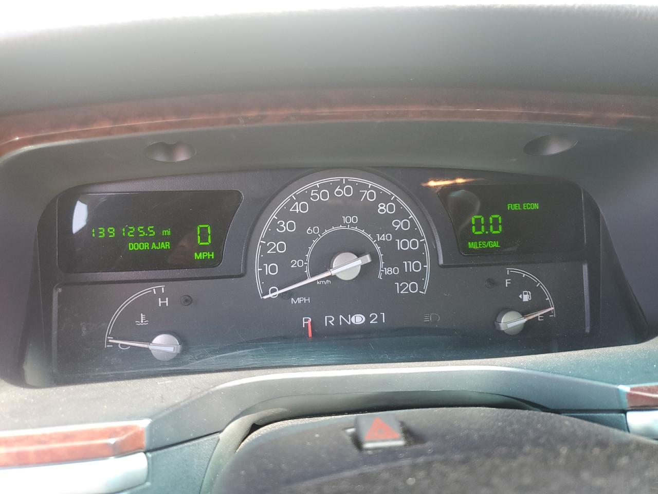 2005 Lincoln Town Car Executive L Black vin: 1LNHM84W45Y619127