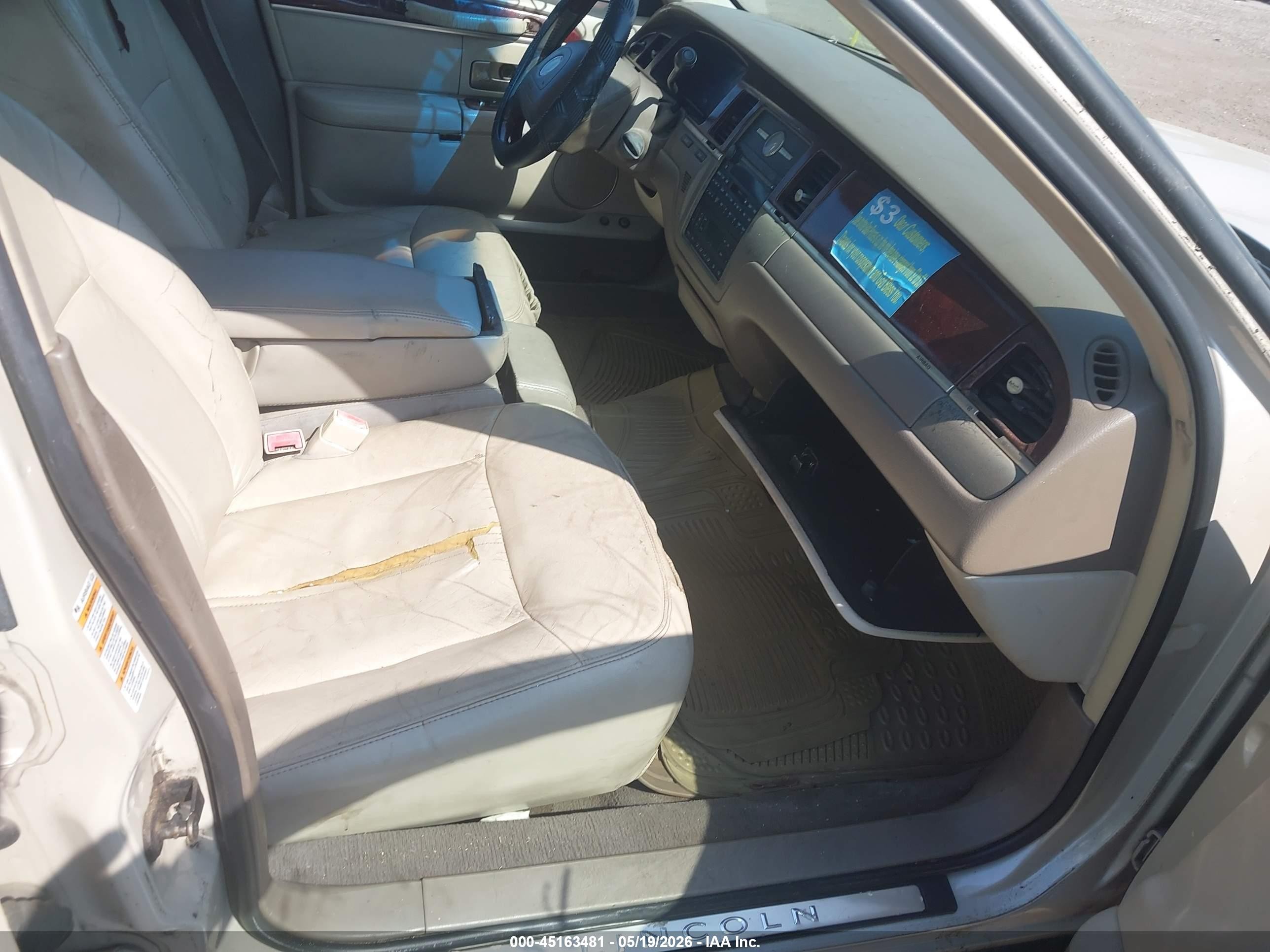 2003 Lincoln Town Car Cartier L Cream vin: 1LNHM85W23Y626752